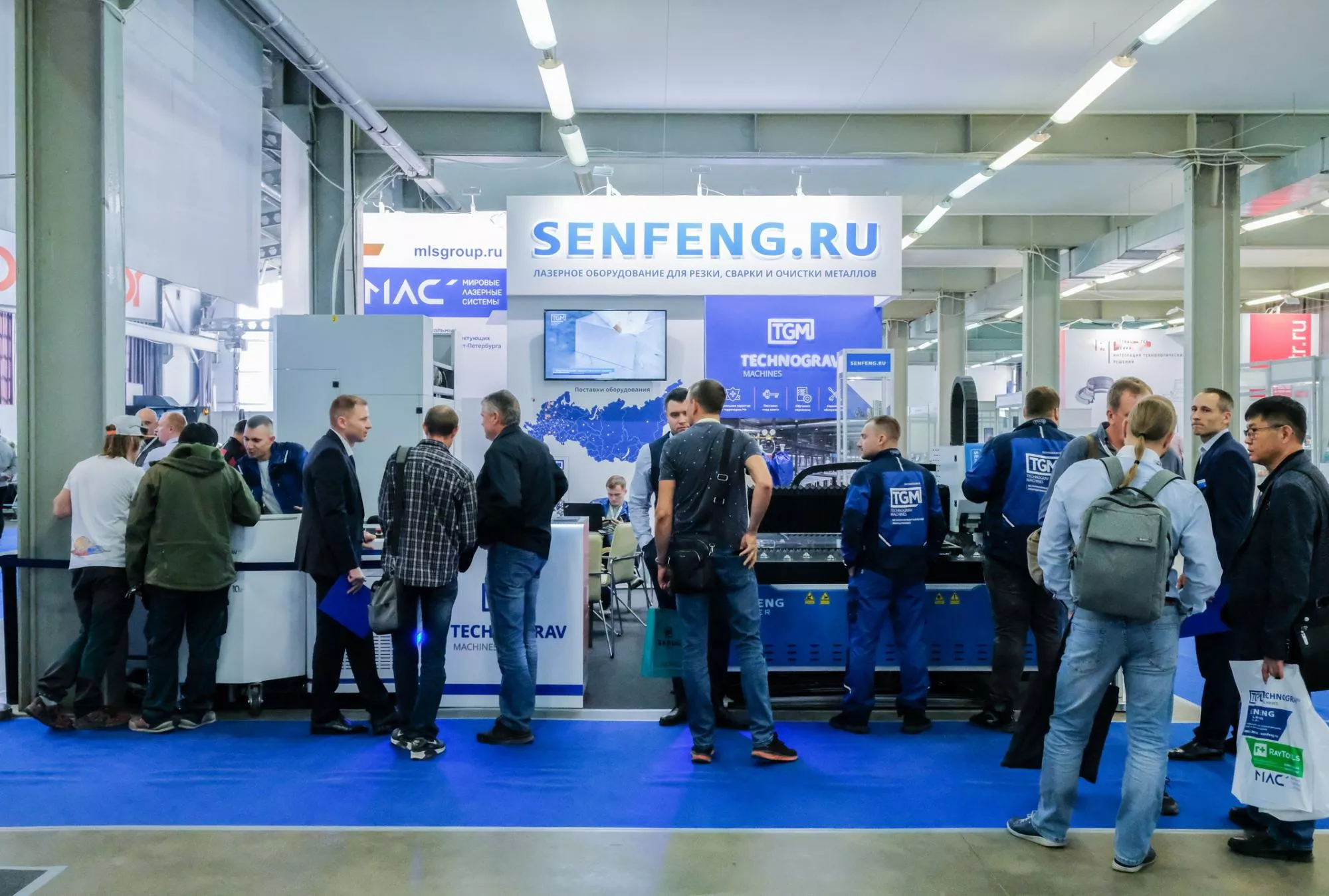 Успешно открыли осенний выставочный сезон. Успешно открыли осенний выставочный сезон.