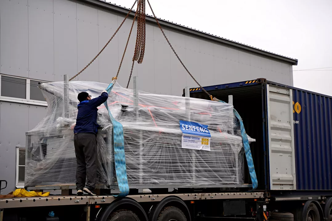 На склад "Технограв" в Москве прибыли мощные лазеры Senfeng На склад "Технограв" в Москве прибыли мощные лазеры Senfeng