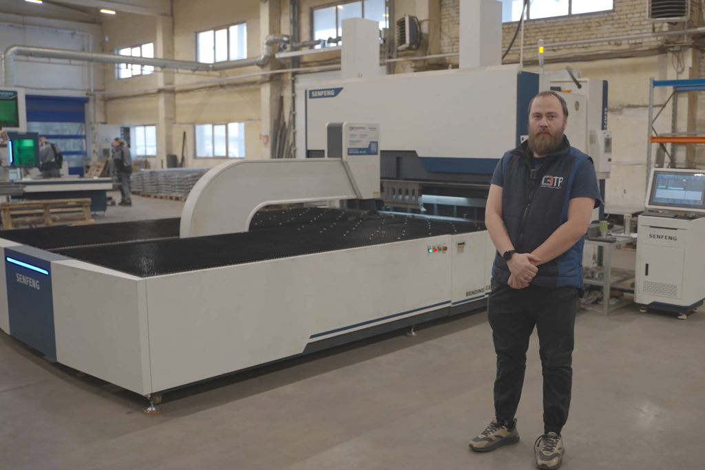 панелегиб на производстве СЭТР.png