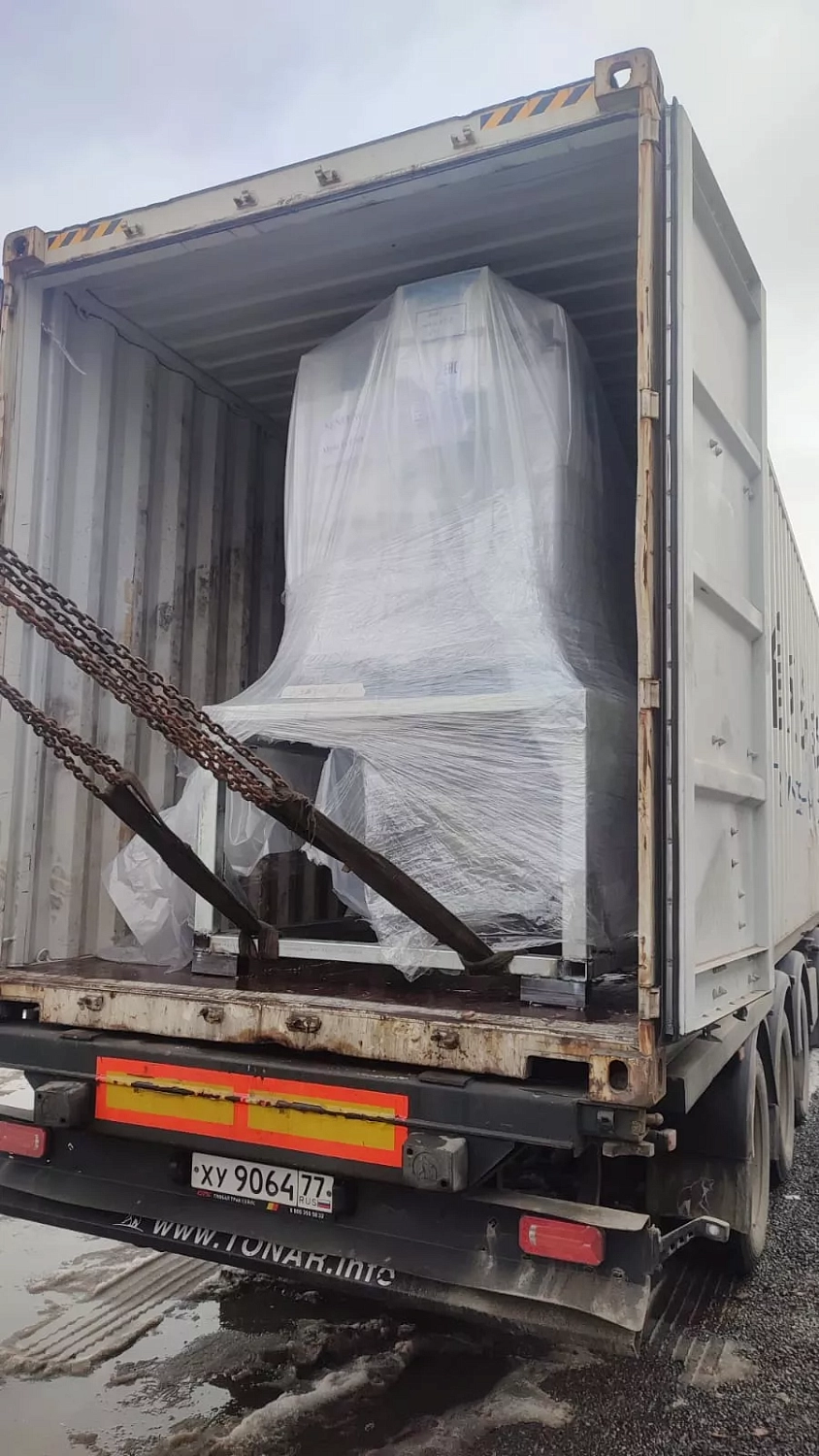 Крупная поставка лазерного оборудования Senfeng на склад "Технограв" в Москве