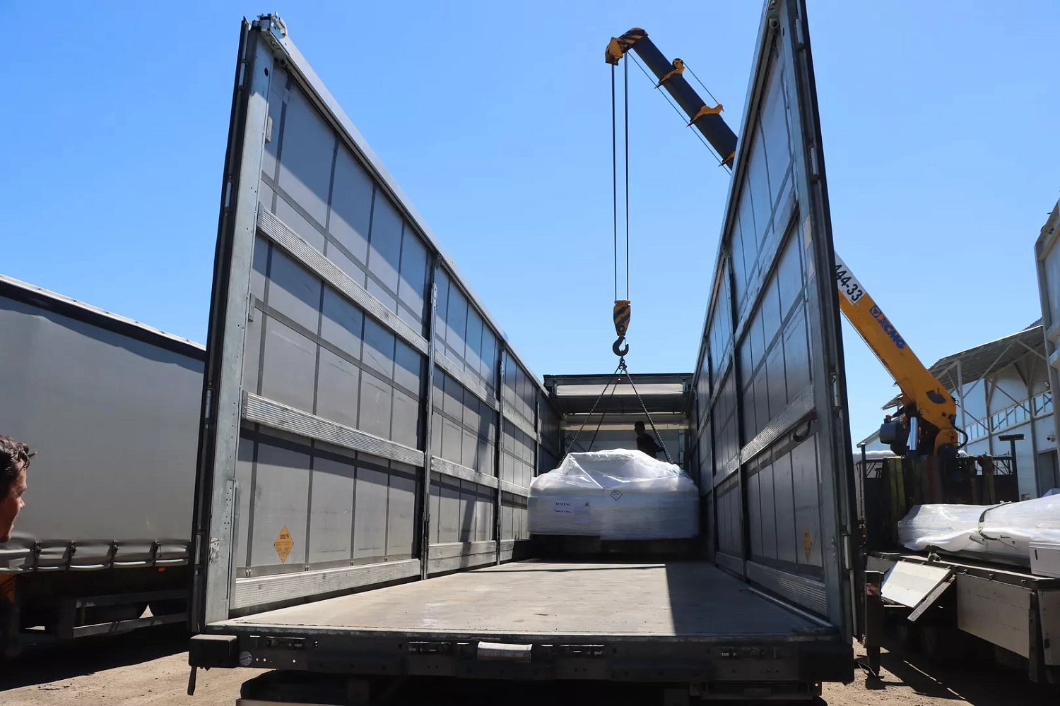 Большое поступление лазерного оборудования Senfeng на склад "Технограв" в Москве