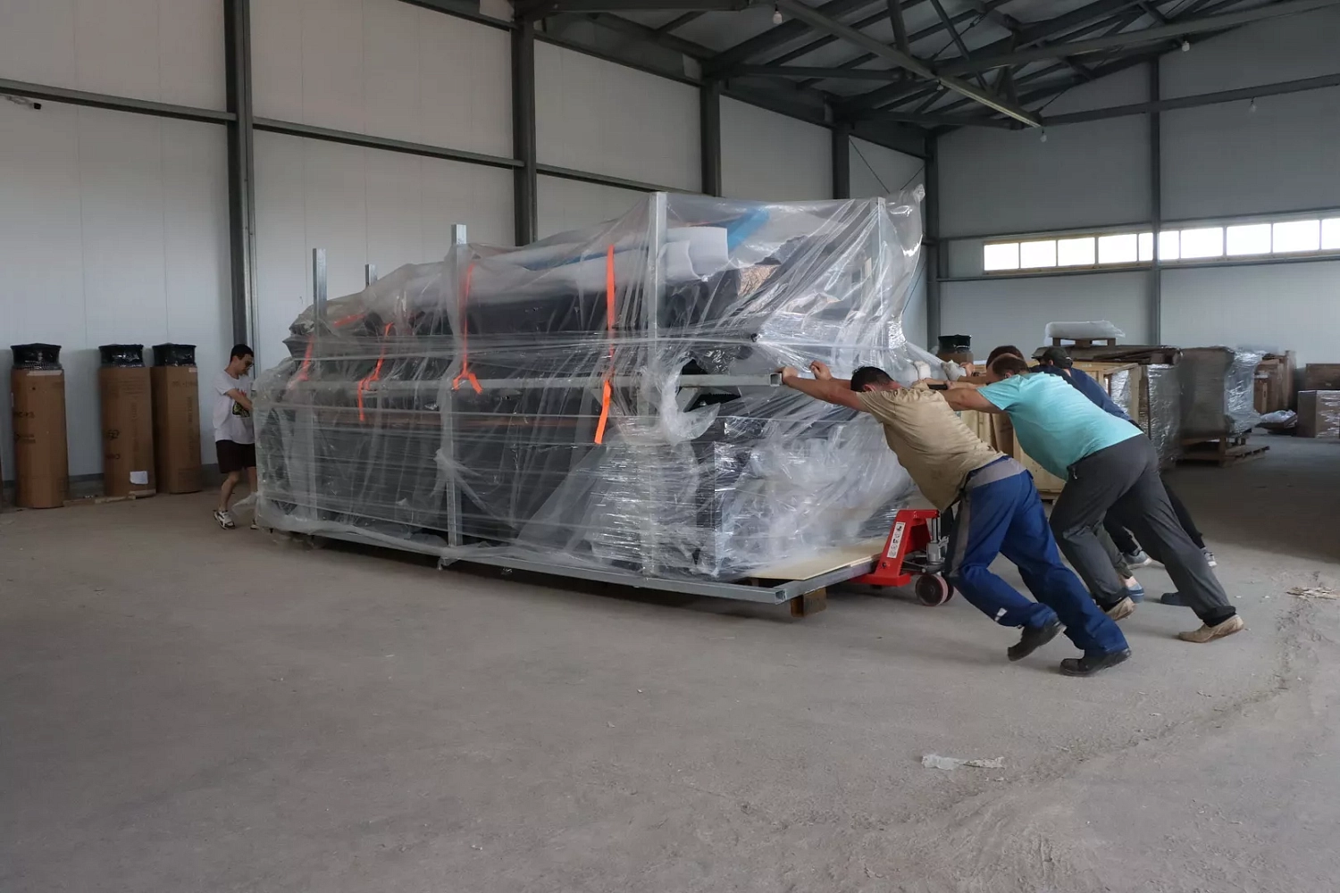 Склад «Технограв» в Москве пополнился высокомощными лазерами Senfeng серии H4