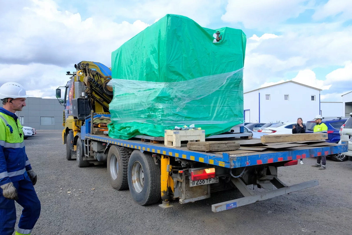 В шоурум "Технограв" в Санкт-Петербурге приехал панелегиб Senfeng BDC2500 (длина гиба до 2500 мм)