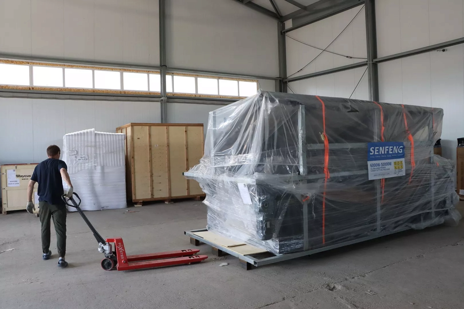 Склад «Технограв» в Москве пополнился высокомощными лазерами Senfeng серии H4