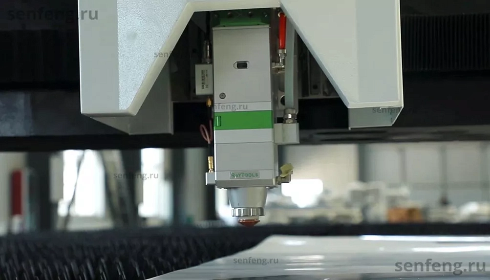 Senfeng SF12030TX - широкоформатный станок для лазерной резки листового металла. Возможность резки со скосом под углом 45°. Рабочее поле 12000х3000. Мощность от 6 до 100 кВт. Senfeng SF12030TX - широкоформатный станок для лазерной резки листового металла. Возможность резки со скосом под углом 45°. Рабочее поле 12000х3000. Мощность от 6 до 100 кВт.