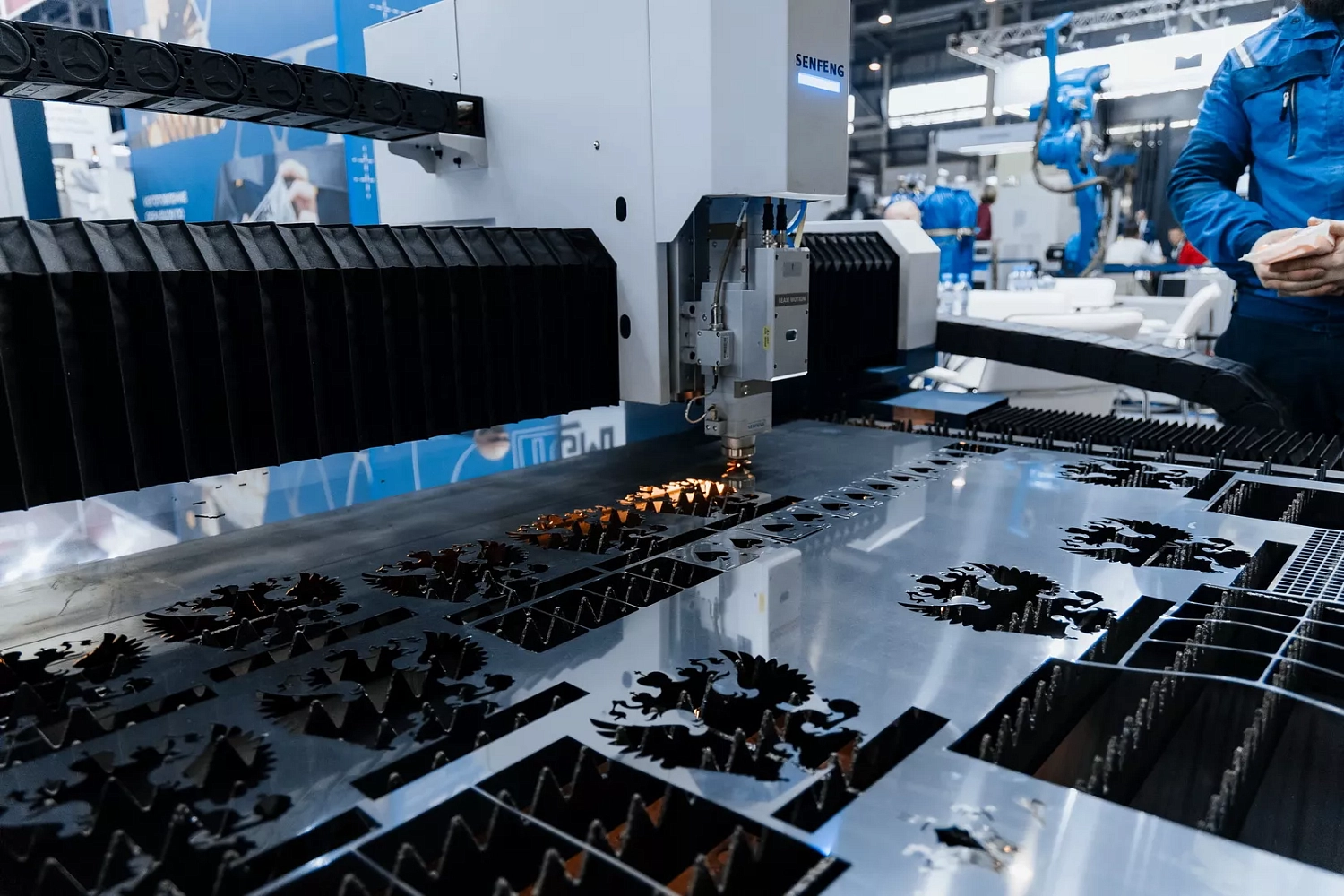 "Металлообработка. Сварка-Урал 2025": "Технограв" принял на стенде более 1000 действующих и потенциальных клиентов и заключил контракты на поставку лазерных установок Senfeng в период проведения выставки