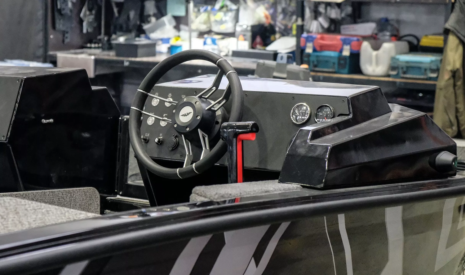 Оборудование Senfeng гарантирует точность производства прогулочных катеров и яхт 