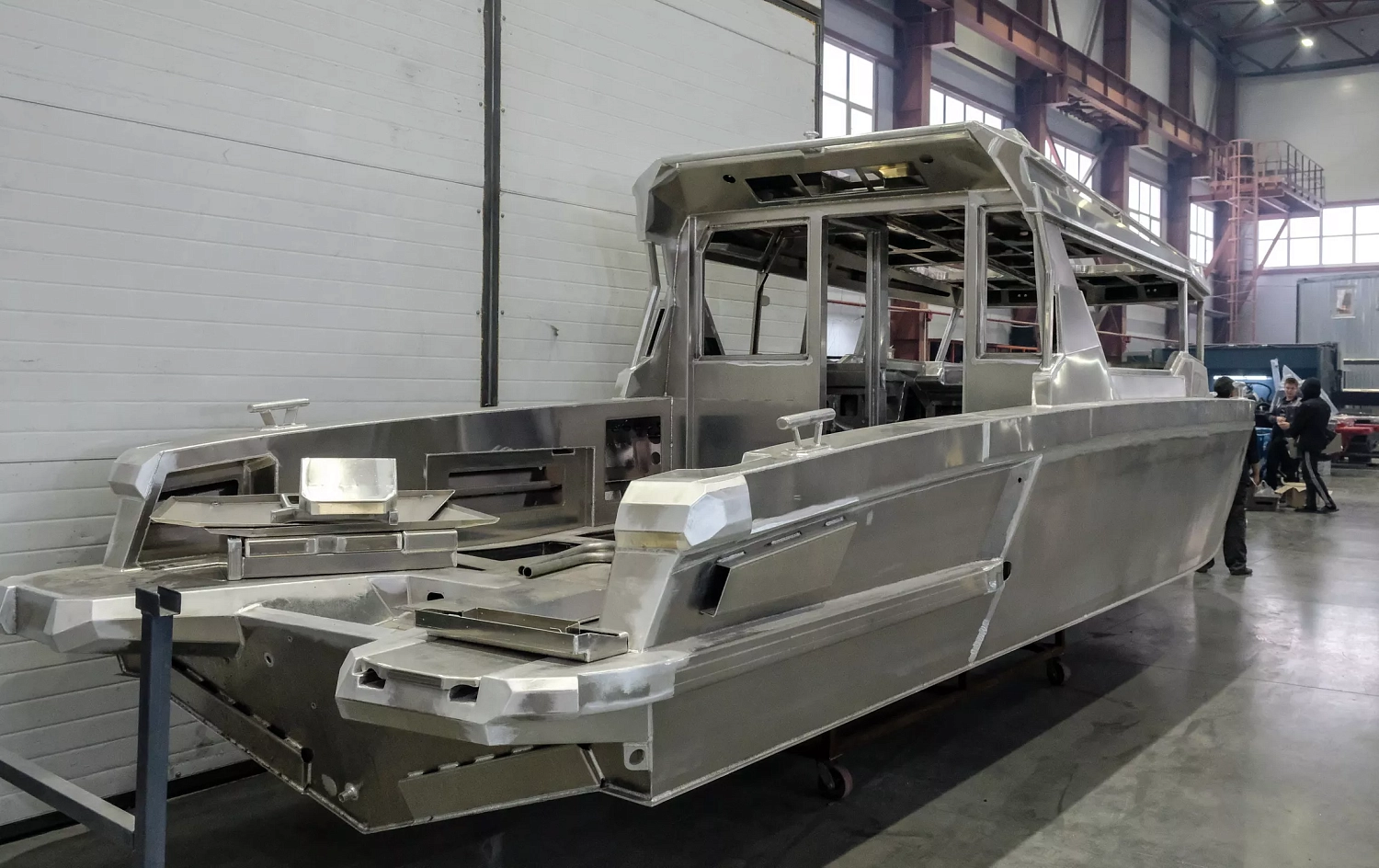 Оборудование Senfeng гарантирует точность производства прогулочных катеров и яхт 
