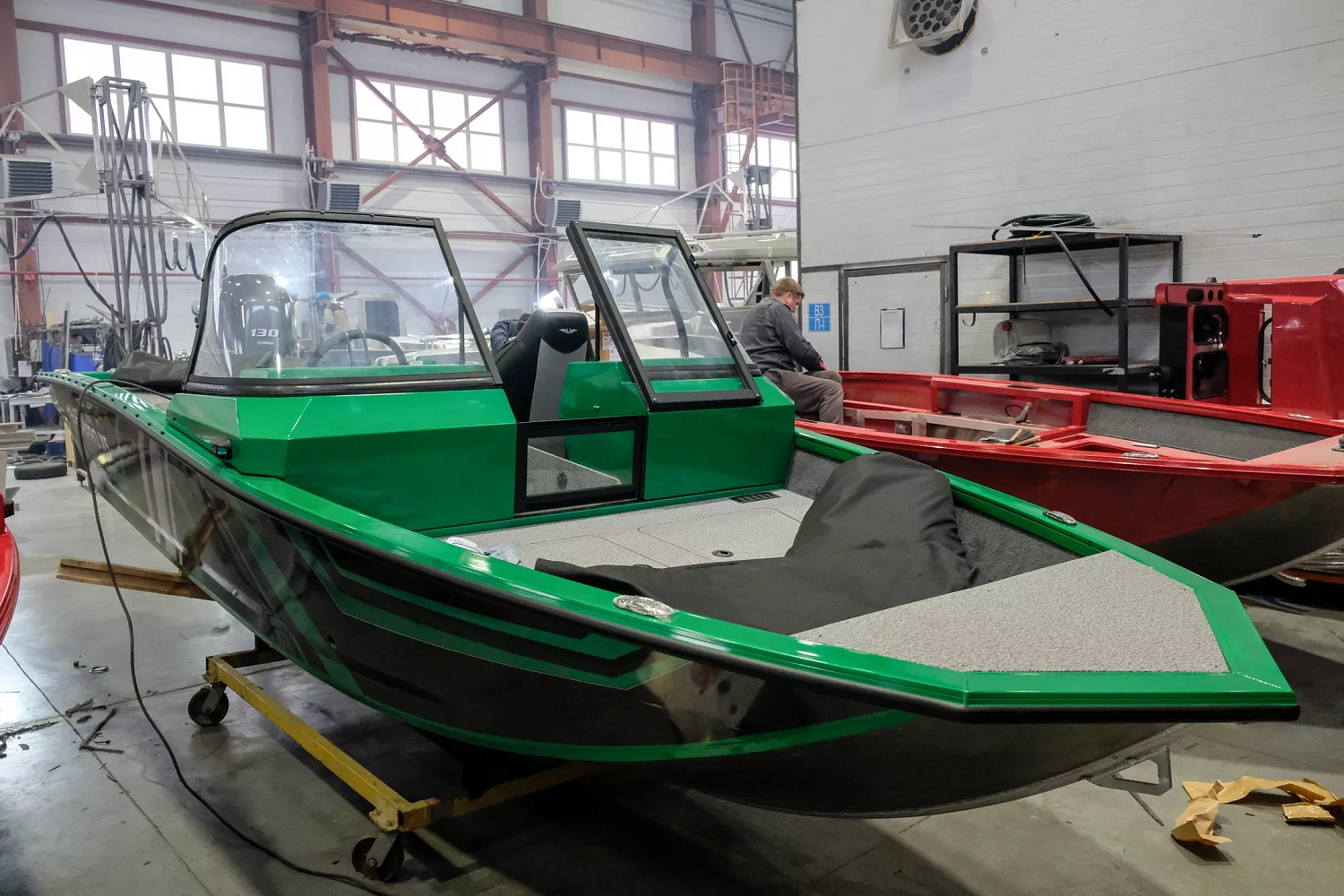 Оборудование Senfeng гарантирует точность производства прогулочных катеров и яхт 