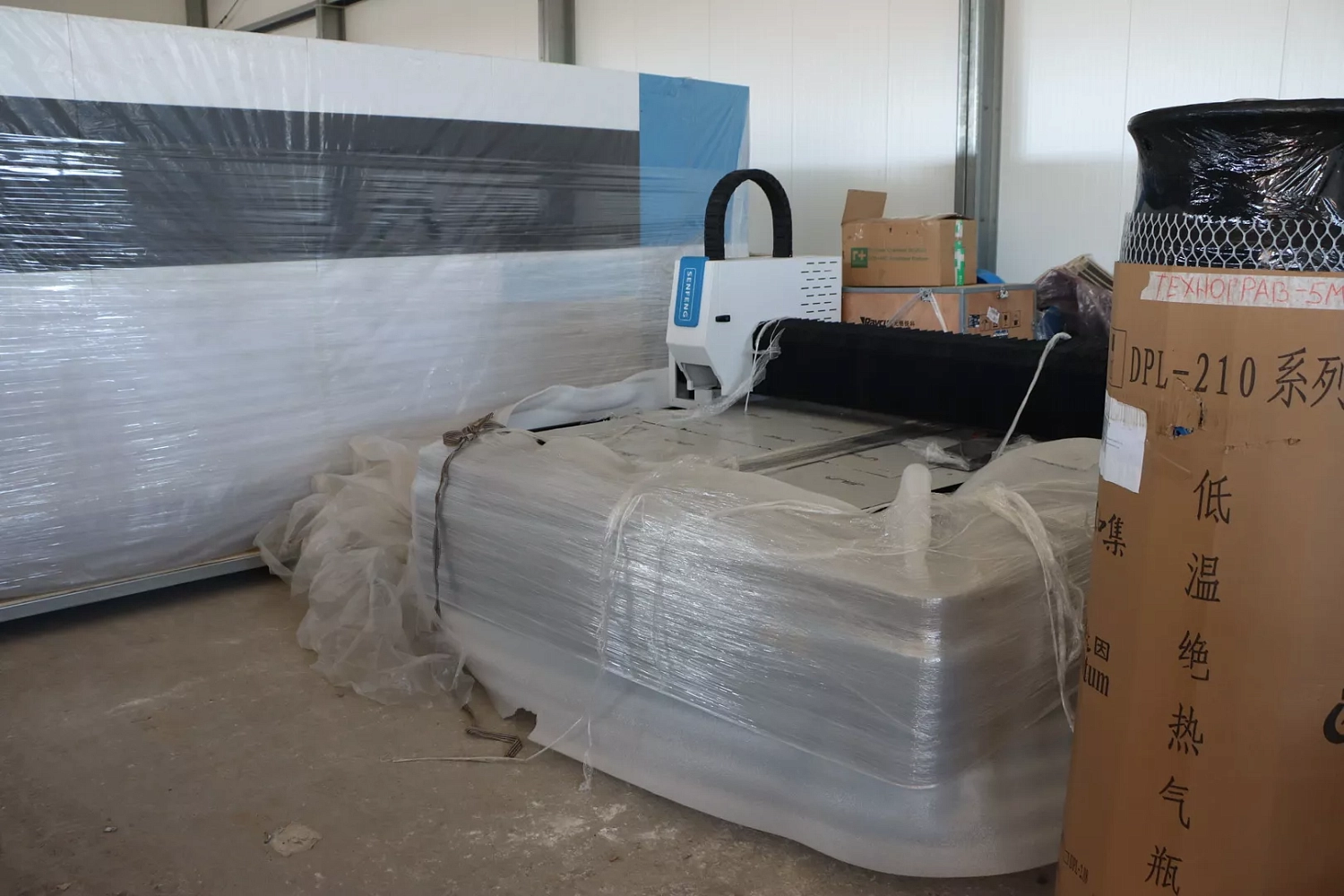 На московский склад прибыла новая партия лазеров Senfeng - станки и сварочные аппараты