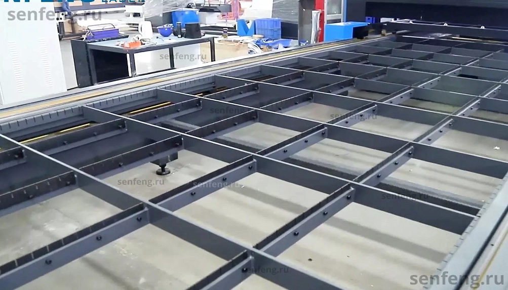 Senfeng SF3015H4 - высокомощный станок лазерной резки металла с защитой кабинетного типа и системой сменных столов. Рабочее поле 3000х1500 мм. Мощность от 6 до 60 кВт. Senfeng SF3015H4 - высокомощный станок лазерной резки металла с защитой кабинетного типа и системой сменных столов. Рабочее поле 3000х1500 мм. Мощность от 6 до 60 кВт.