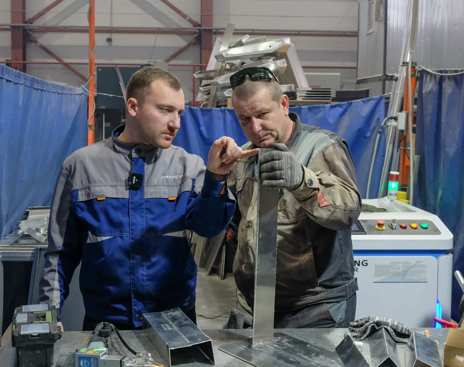 Инженеры «Технограв» помогли заказчику освоить работу аппарата лазерной сварки Senfeng - 2 кВт