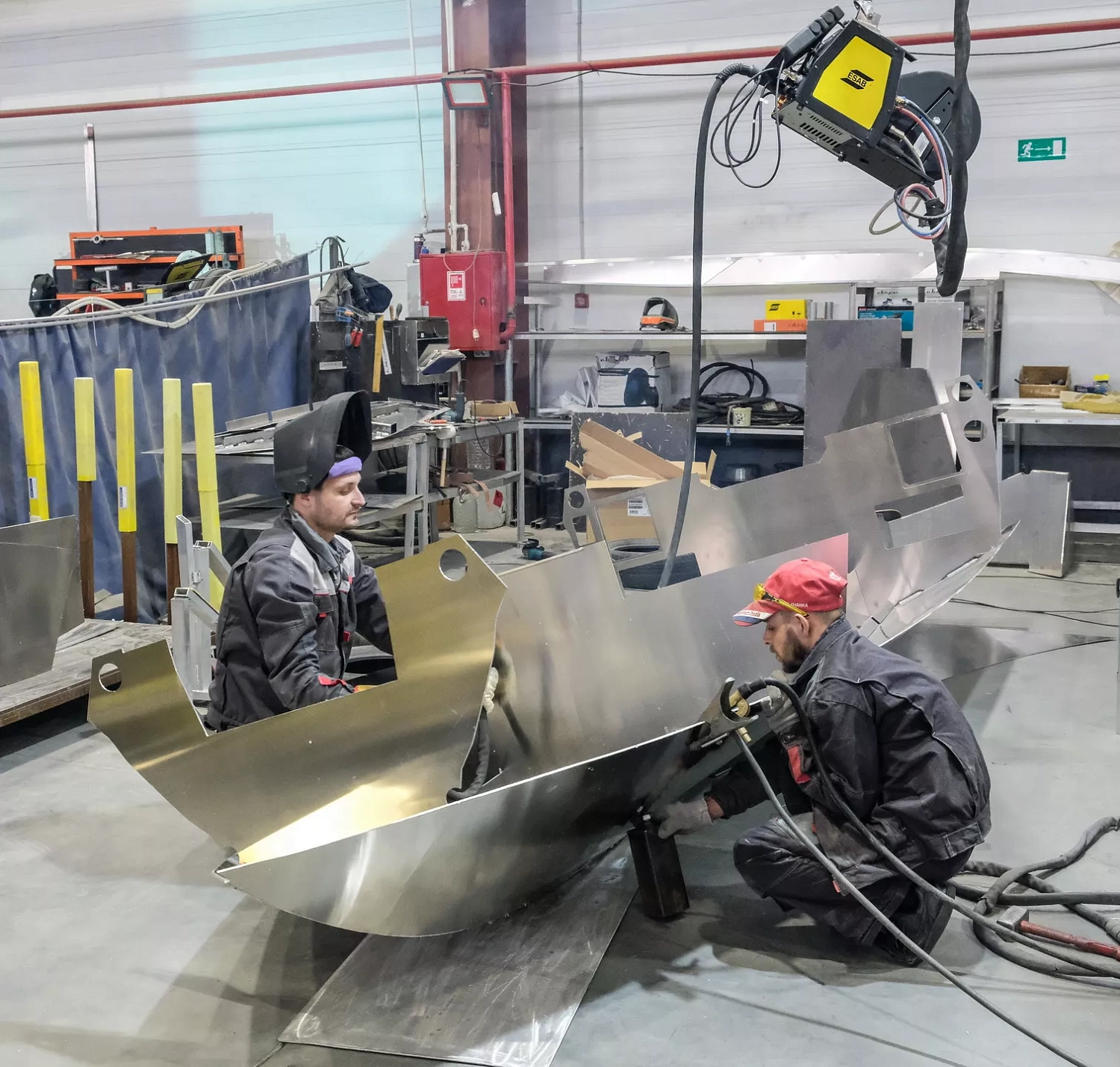 Оборудование Senfeng гарантирует точность производства прогулочных катеров и яхт 