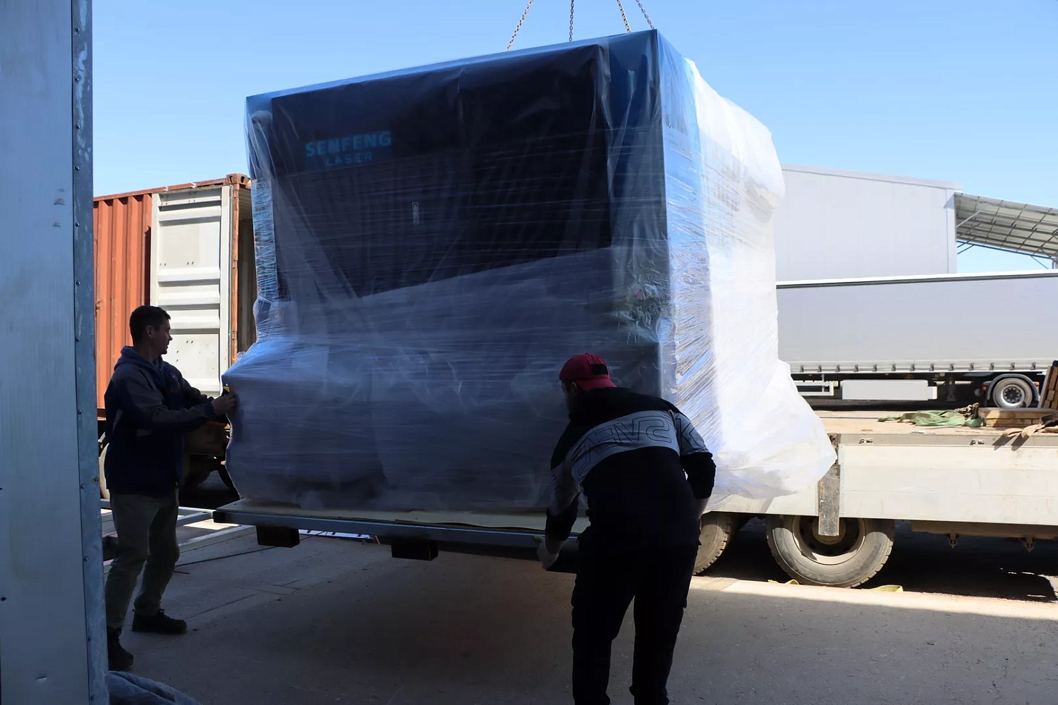 Мощные лазеры Senfeng прибыли на московский склад «Технограв»