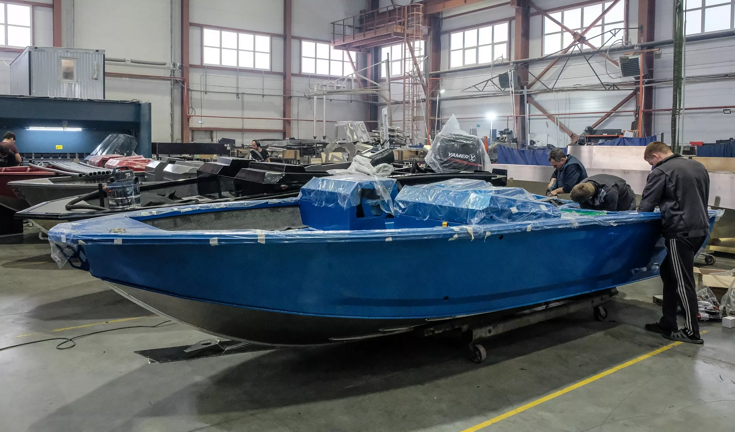 Оборудование Senfeng гарантирует точность производства прогулочных катеров и яхт 