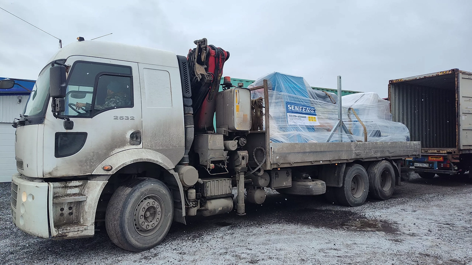 В шоу-рум «Технограв» прибыл автоматический комплекс лазерного раскроя рулонного металла