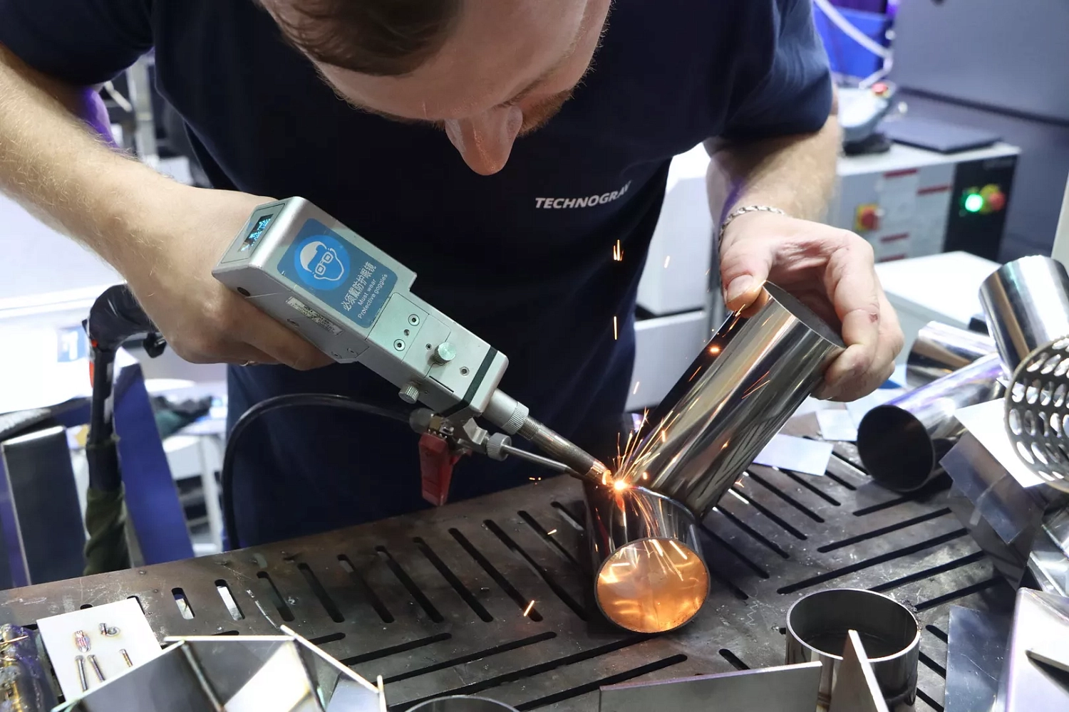 "Технограв" на выставке "Металлообработка-2025": во второй день заключены контракты на поставку лазерного оборудования со стенда и со складов в России