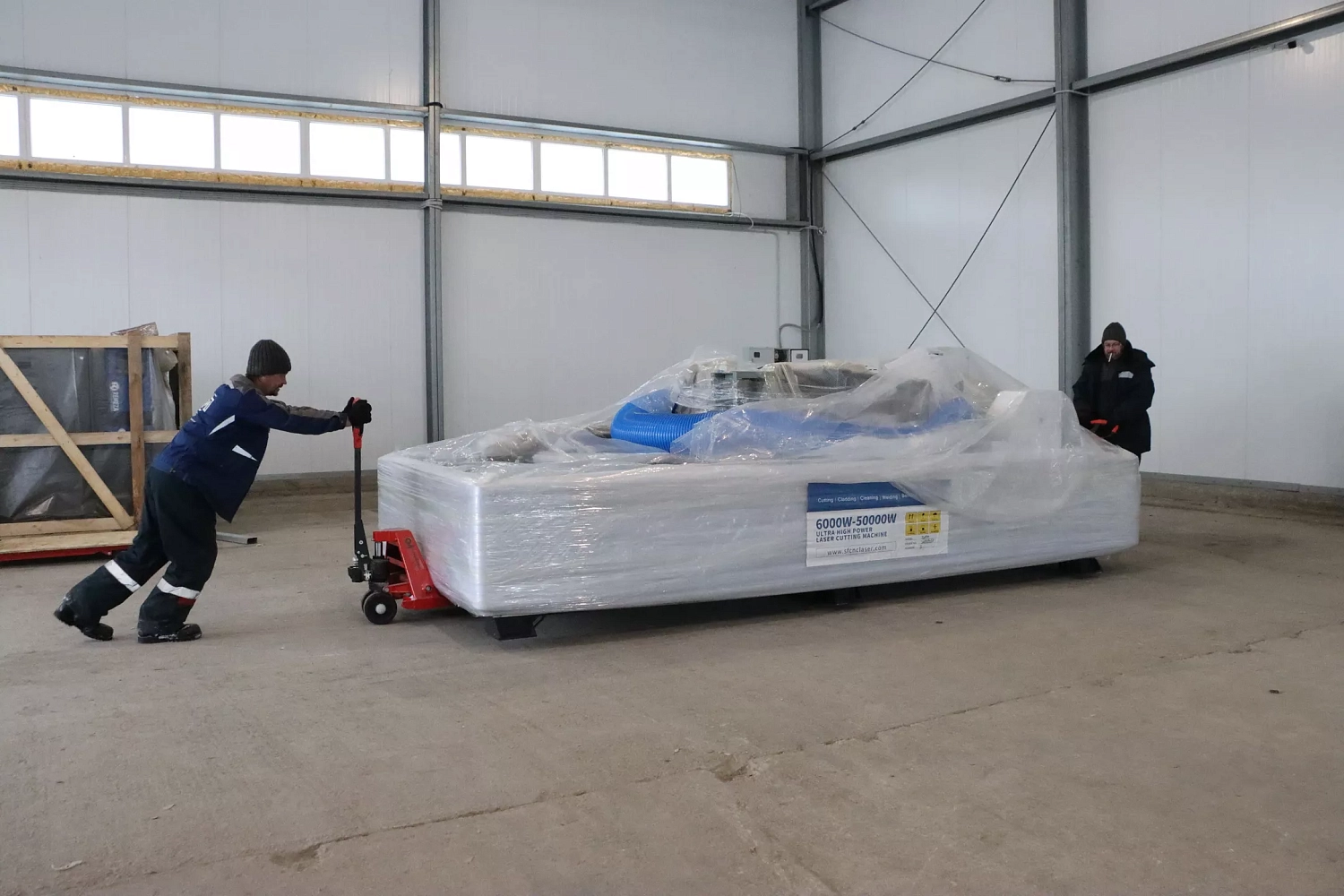 Лазерное оборудование Senfeng поступило на склад в Москву