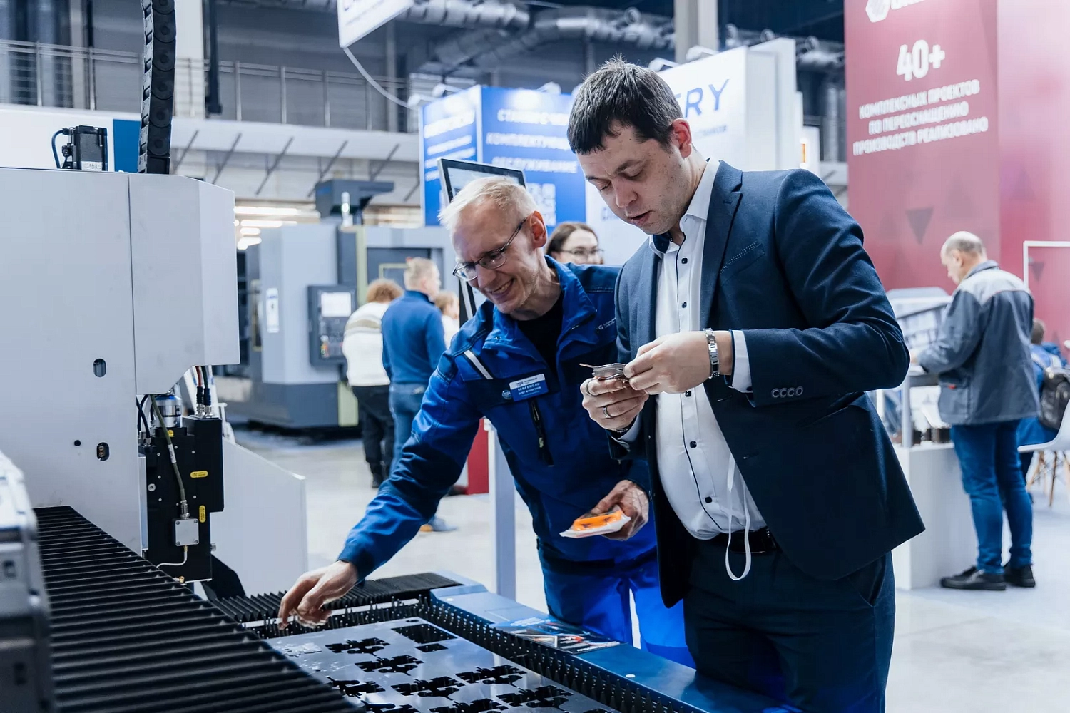 "Металлообработка. Сварка-Урал 2025": "Технограв" принял на стенде более 1000 действующих и потенциальных клиентов и заключил контракты на поставку лазерных установок Senfeng в период проведения выставки