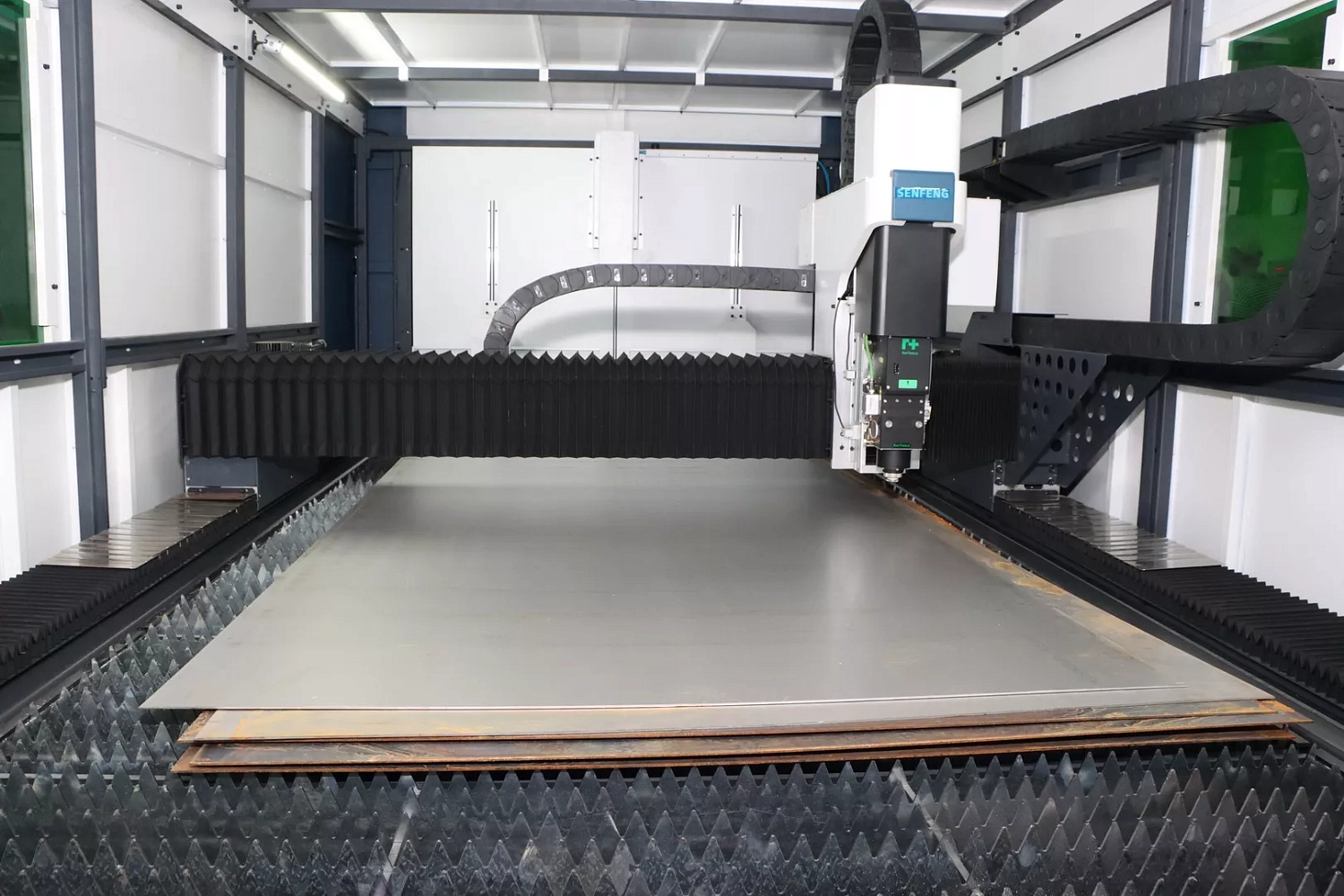 "Технограв" на выставке "Металлообработка-2025": во второй день заключены контракты на поставку лазерного оборудования со стенда и со складов в России