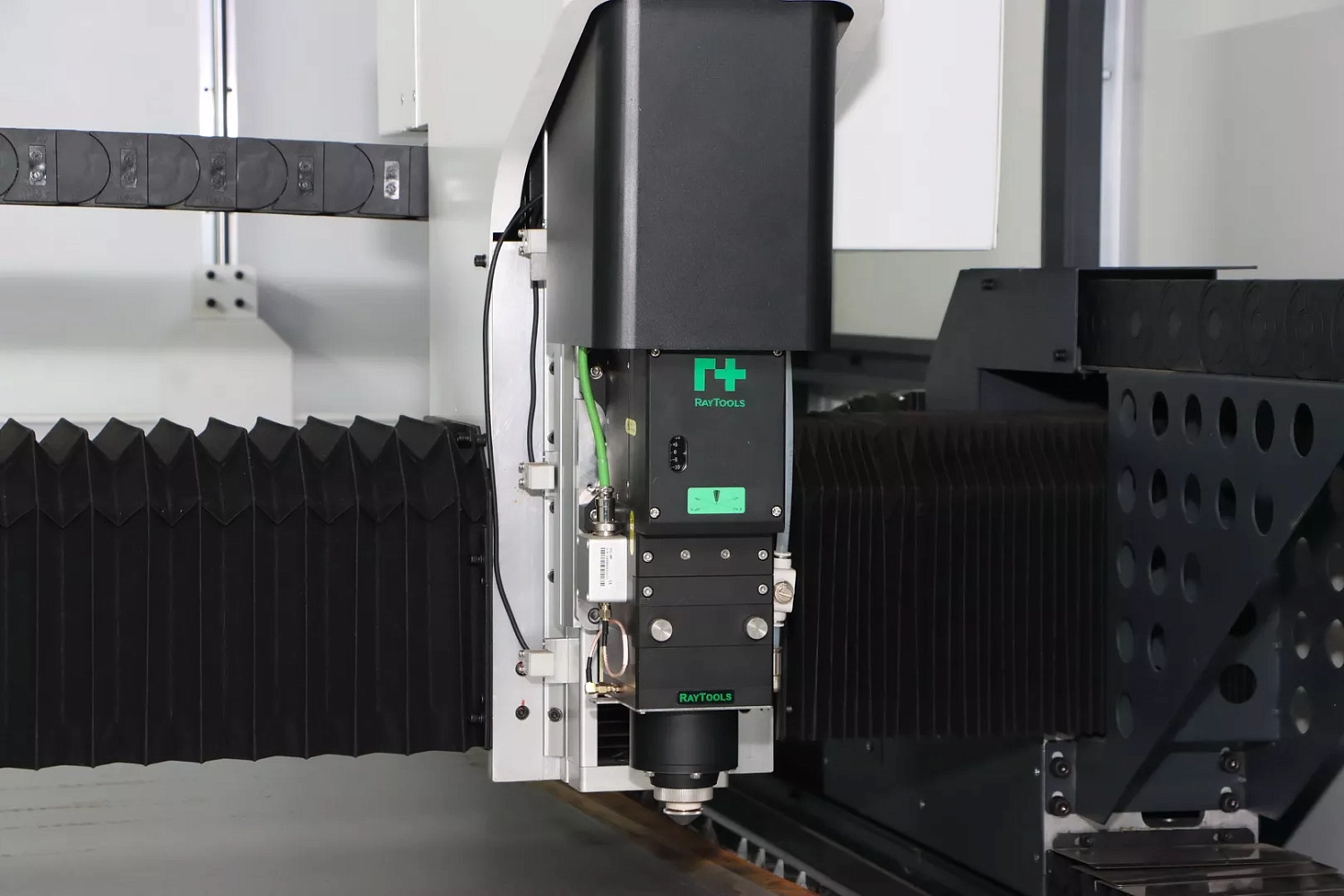 "Технограв" на выставке "Металлообработка-2025": во второй день заключены контракты на поставку лазерного оборудования со стенда и со складов в России