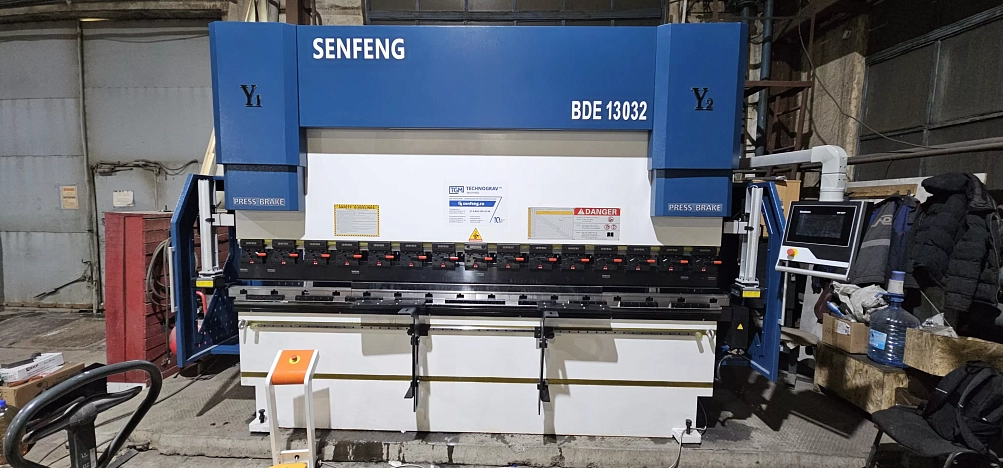 Senfeng BDE13032 - листогибочный пресс средней мощности, усилие гиба 130 тонн, длина заготовки до 3200 мм