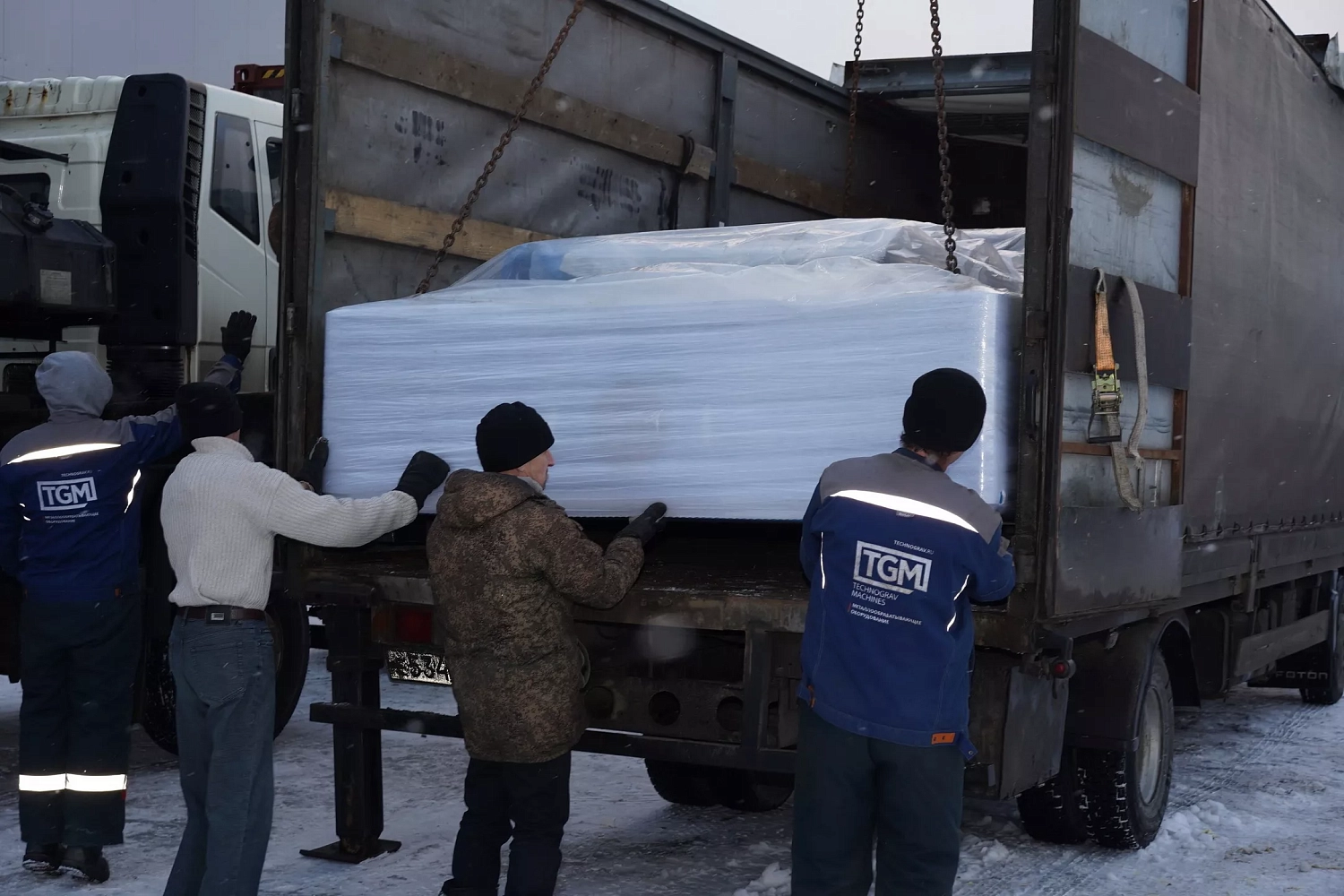 Высокопроизводительные лазерные труборезы Senfeng прибыли на склад в Москве