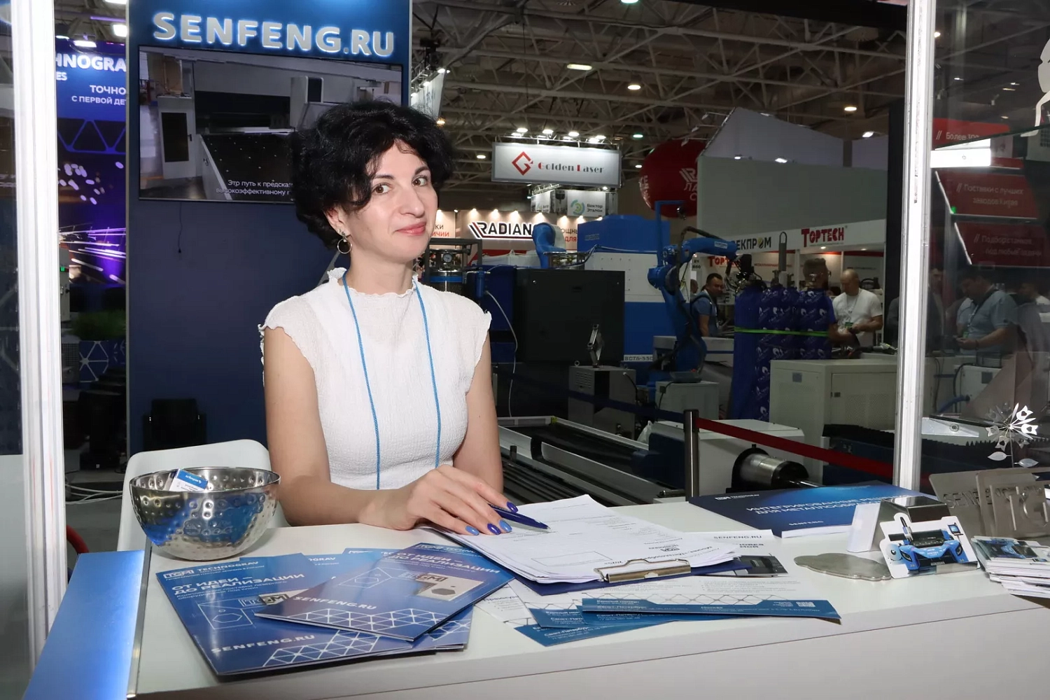 "Металлообработка-2025", день третий: "Технограв" подписал договор поставки высокомощной лазерной установки на 30 кВт!