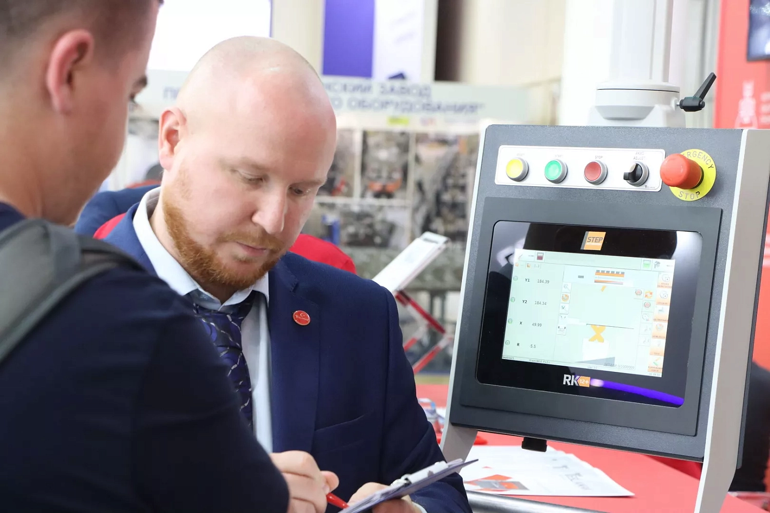 "Металлообработка-2025", день третий: "Технограв" подписал договор поставки высокомощной лазерной установки на 30 кВт!