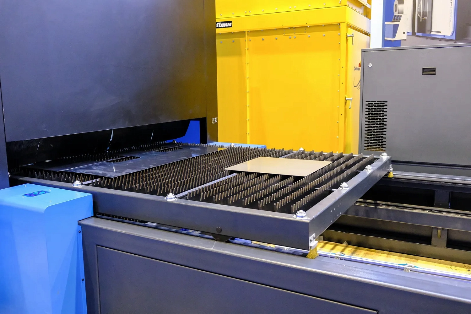 "Технограв"+"Металл-Экспо 2025": показываем цех металлообработки прямо на стенде и предлагаем новинки лазерного оборудования Senfeng