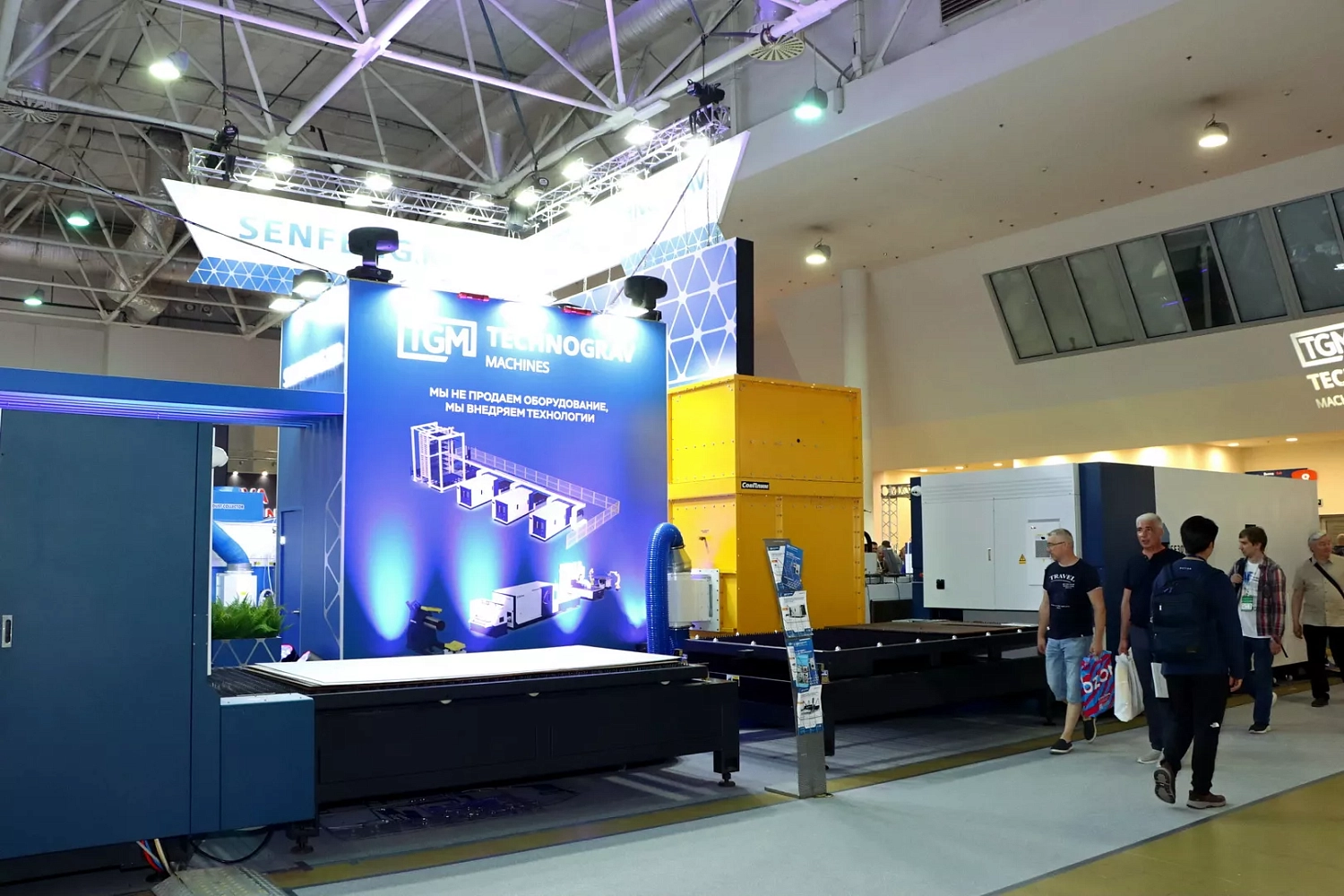 "Металлообработка-2025", день третий: "Технограв" подписал договор поставки высокомощной лазерной установки на 30 кВт!