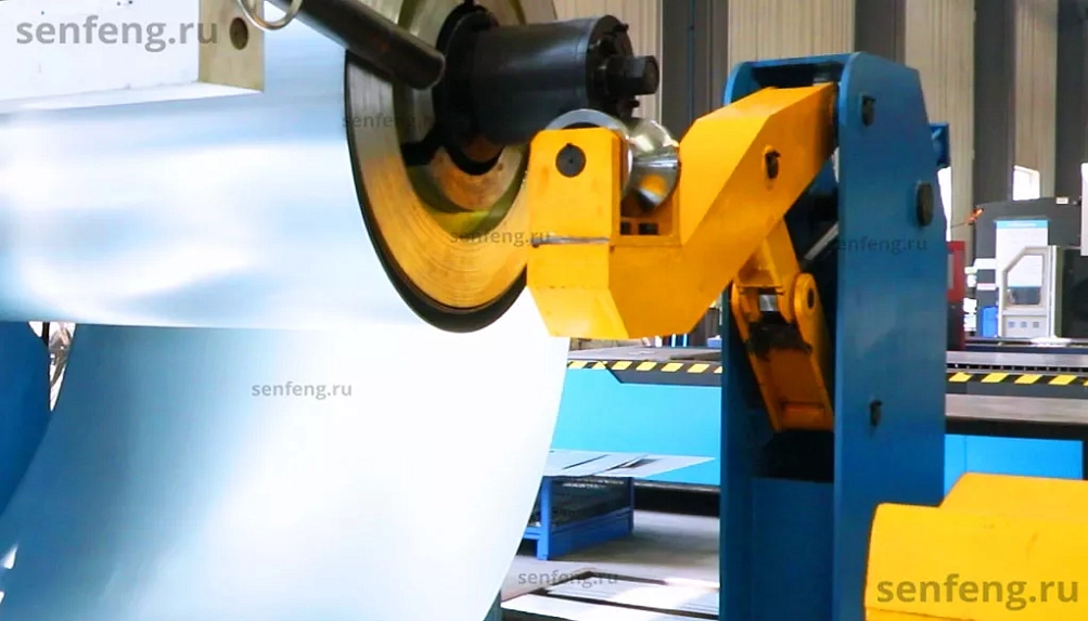 Senfeng SF1503CH – автоматизированный комплекс лазерной резки с рулонной подачей и кабинетной защитой. Толщина рулонного материала – до 3 мм, ширина – до 1500 мм. Мощность излучателя – от 3 до 6 кВт. Senfeng SF1503CH – автоматизированный комплекс лазерной резки с рулонной подачей и кабинетной защитой. Толщина рулонного материала – до 3 мм, ширина – до 1500 мм. Мощность излучателя – от 3 до 6 кВт.