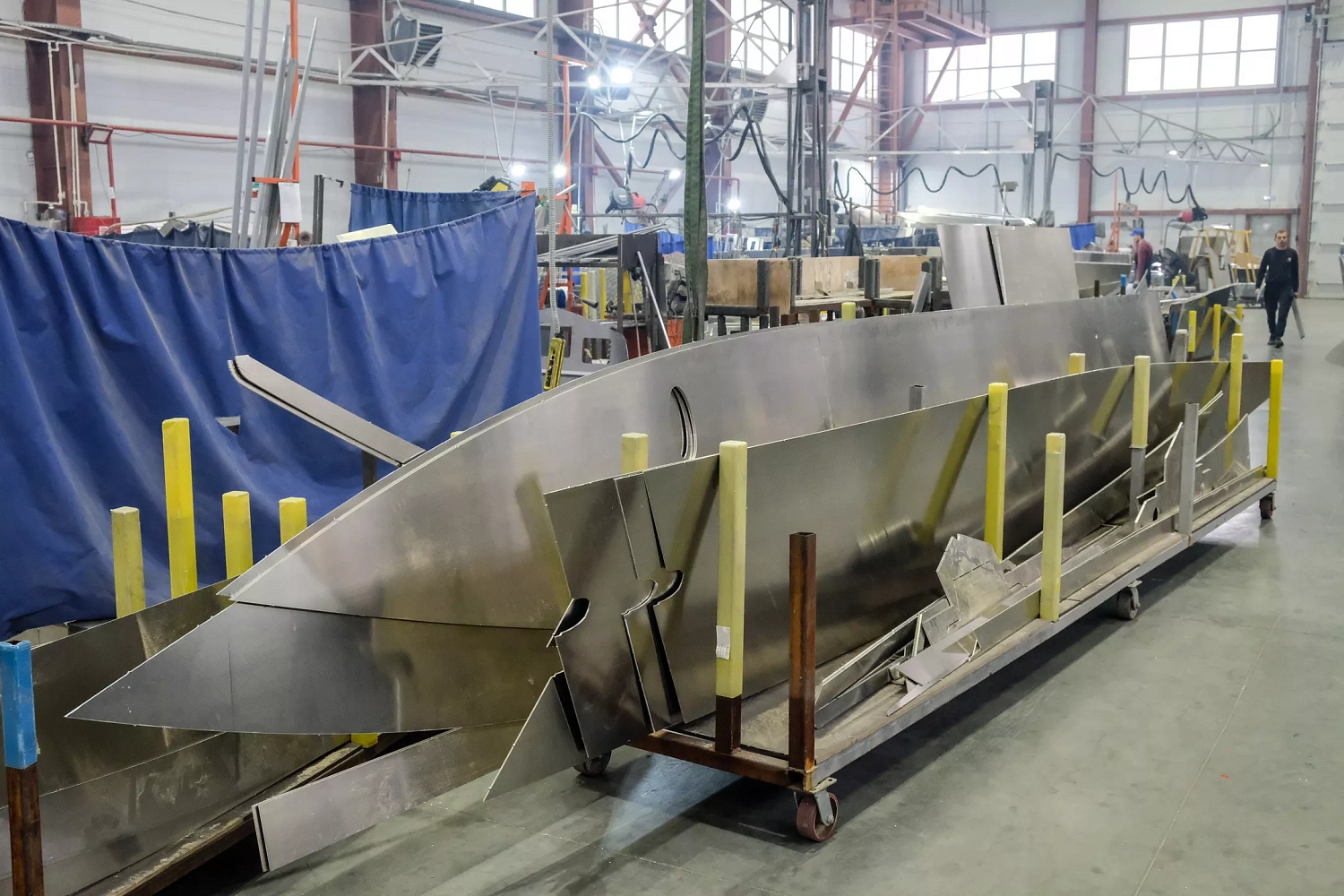 Оборудование Senfeng гарантирует точность производства прогулочных катеров и яхт 