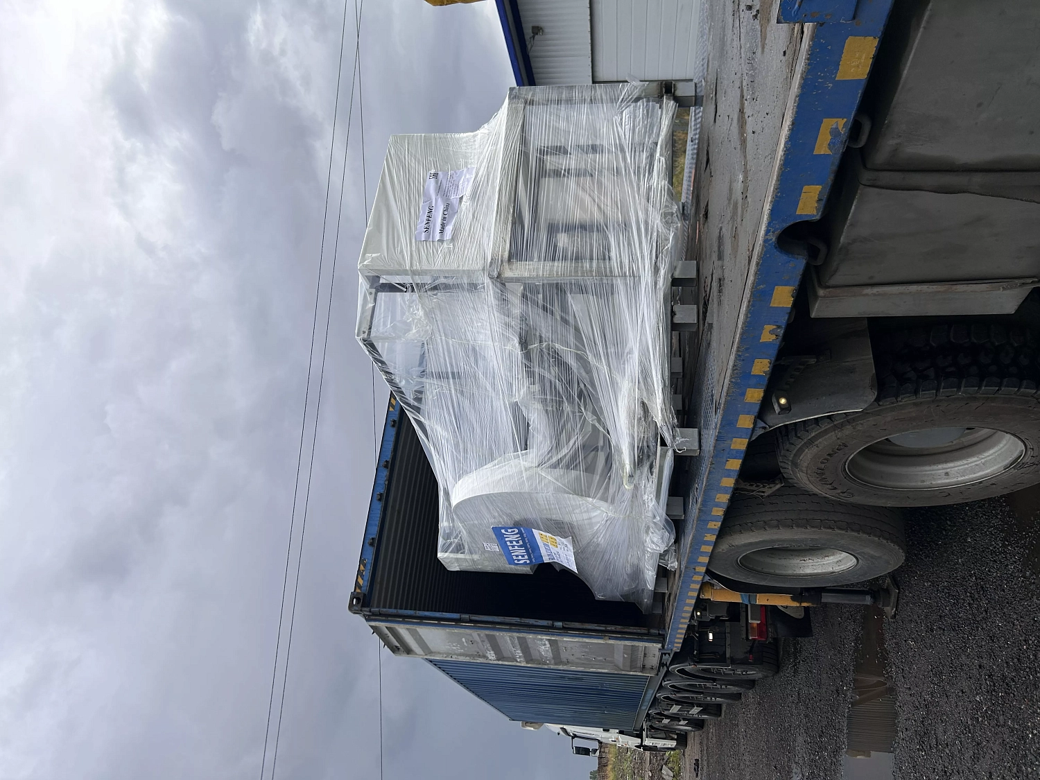 В шоурум "Технограв" в Санкт-Петербурге приехал панелегиб Senfeng BDC2500 (длина гиба до 2500 мм)