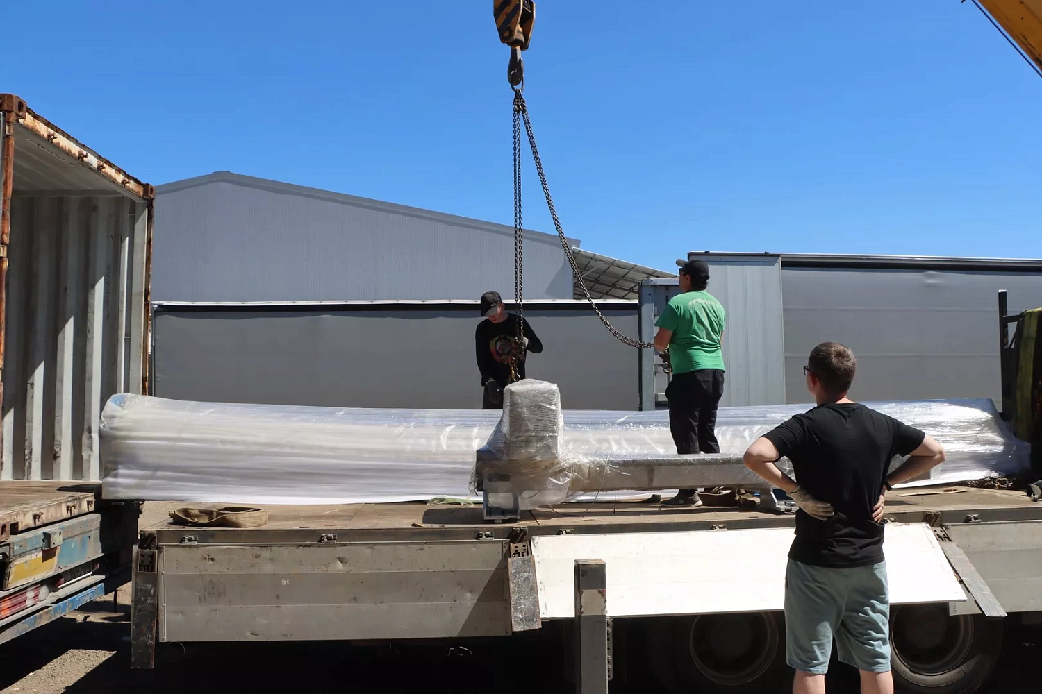 Большое поступление лазерного оборудования Senfeng на склад "Технограв" в Москве