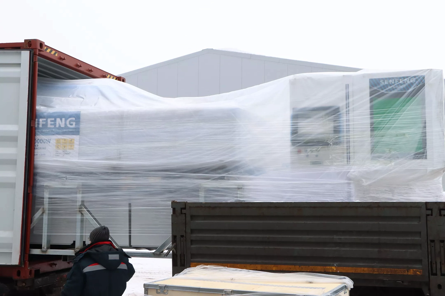 Лазерное оборудование Senfeng поступило на склад в Москву