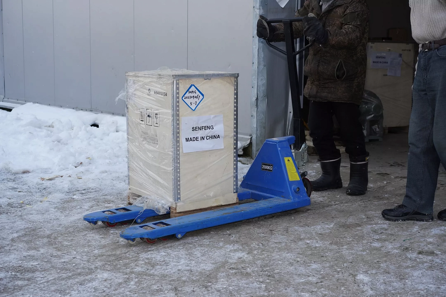 Высокопроизводительные лазерные труборезы Senfeng прибыли на склад в Москве