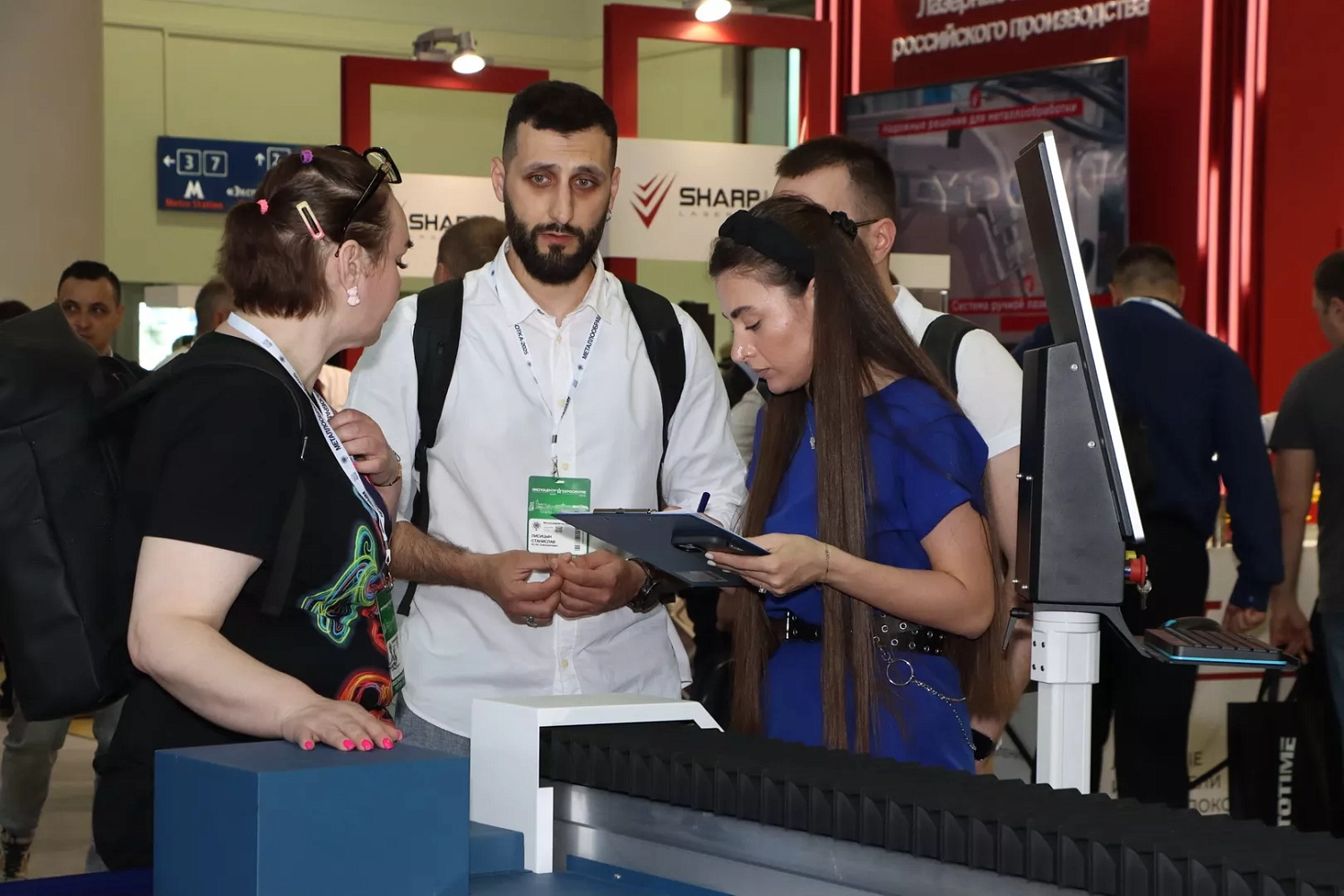 "Металлообработка-2025", день третий: "Технограв" подписал договор поставки высокомощной лазерной установки на 30 кВт!