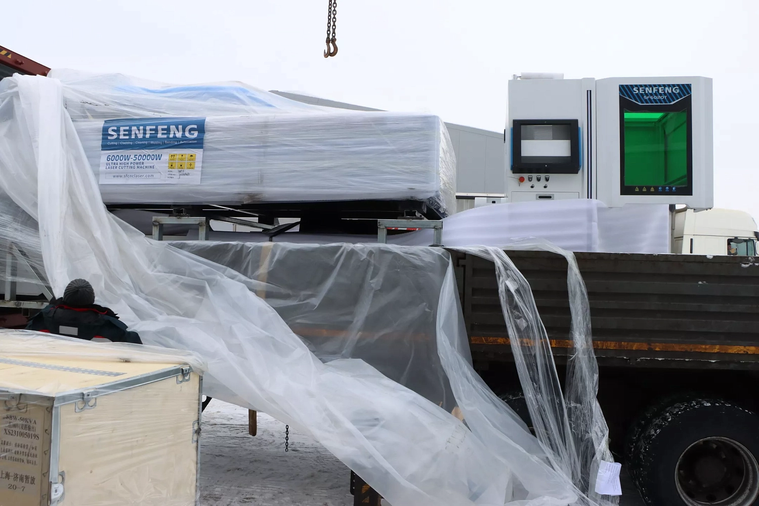 Лазерное оборудование Senfeng поступило на склад в Москву