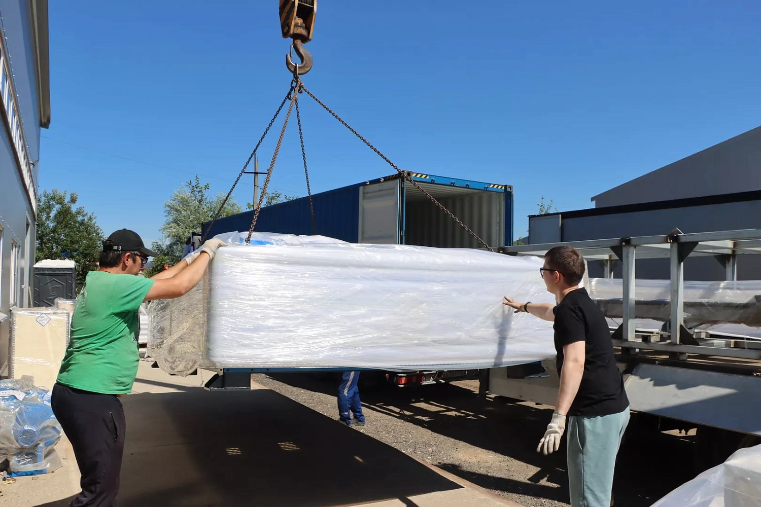 На московский склад прибыла новая партия лазеров Senfeng - станки и сварочные аппараты