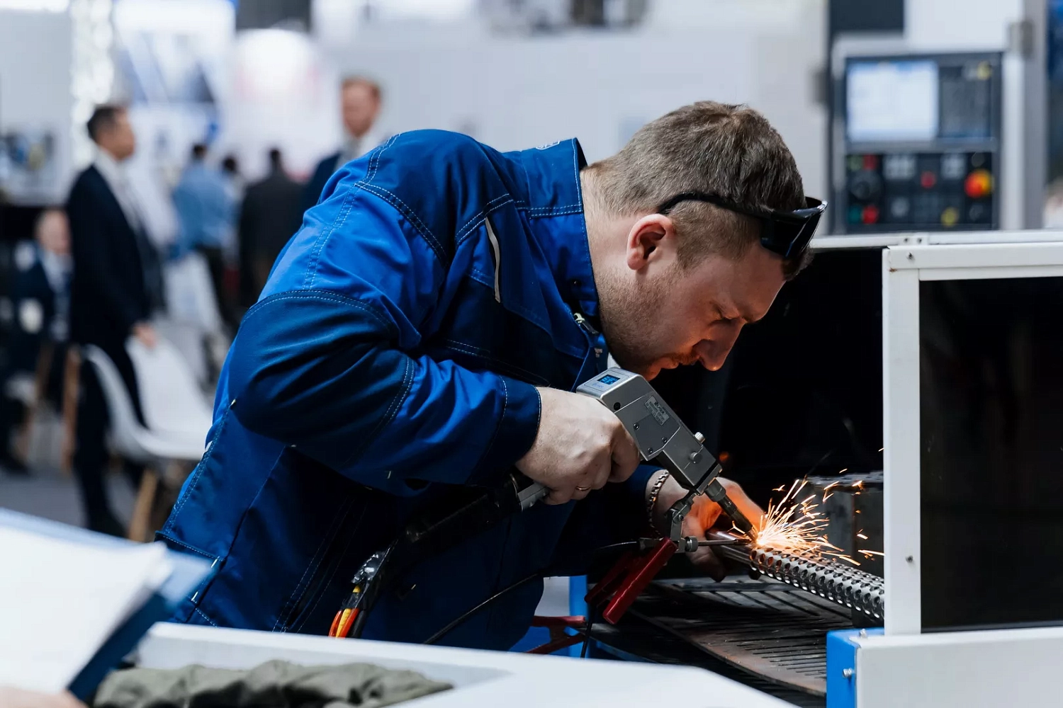 "Металлообработка. Сварка-Урал 2025": "Технограв" принял на стенде более 1000 действующих и потенциальных клиентов и заключил контракты на поставку лазерных установок Senfeng в период проведения выставки