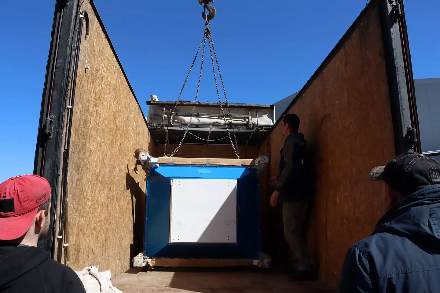 Мощные лазеры Senfeng прибыли на московский склад «Технограв»