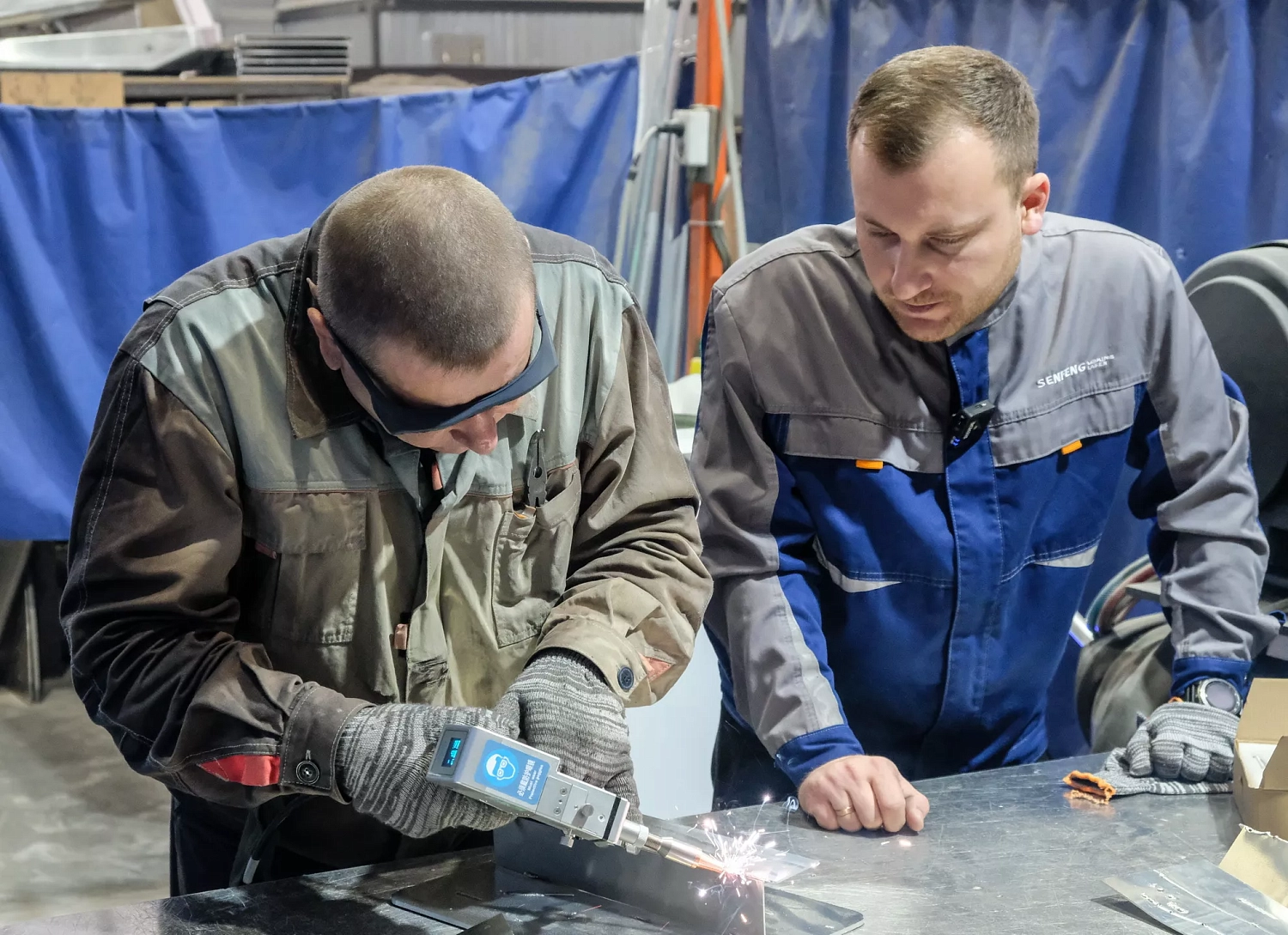 Инженеры «Технограв» помогли заказчику освоить работу аппарата лазерной сварки Senfeng - 2 кВт