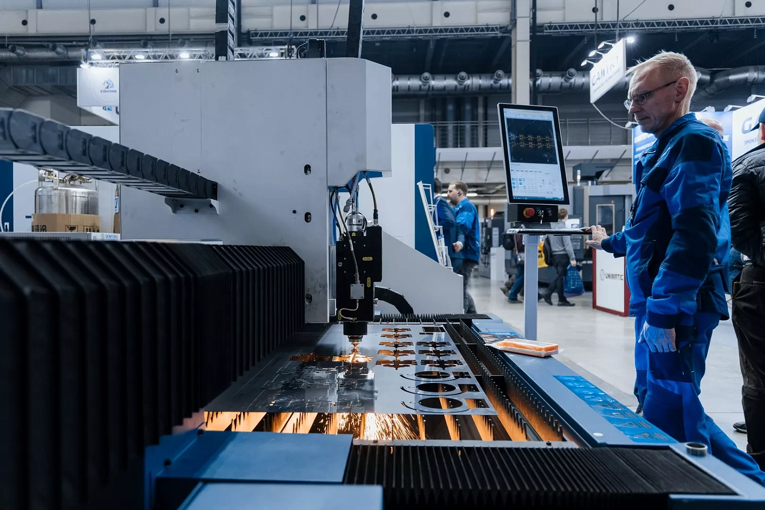 "Металлообработка. Сварка-Урал 2025": "Технограв" принял на стенде более 1000 действующих и потенциальных клиентов и заключил контракты на поставку лазерных установок Senfeng в период проведения выставки