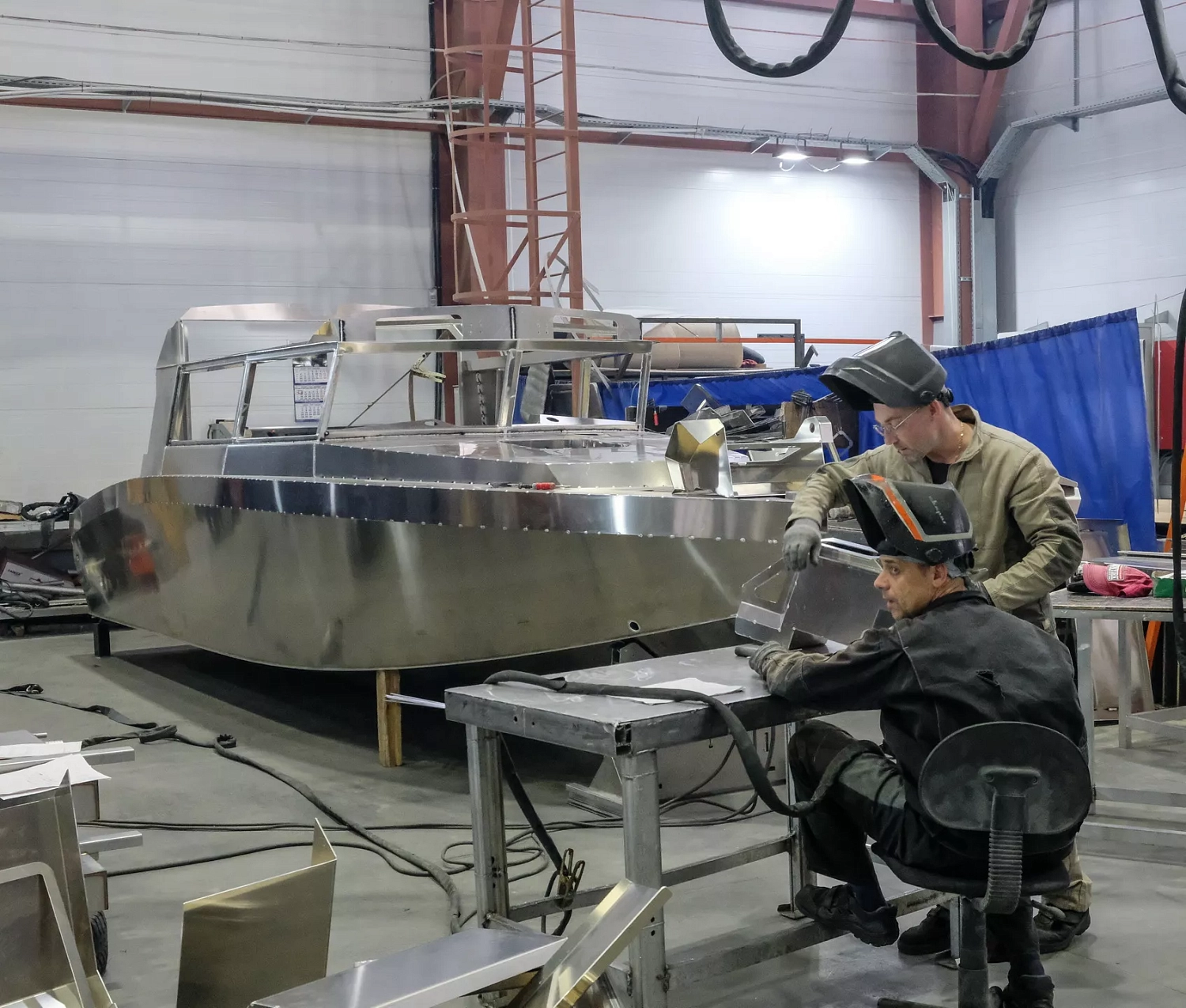 Оборудование Senfeng гарантирует точность производства прогулочных катеров и яхт 