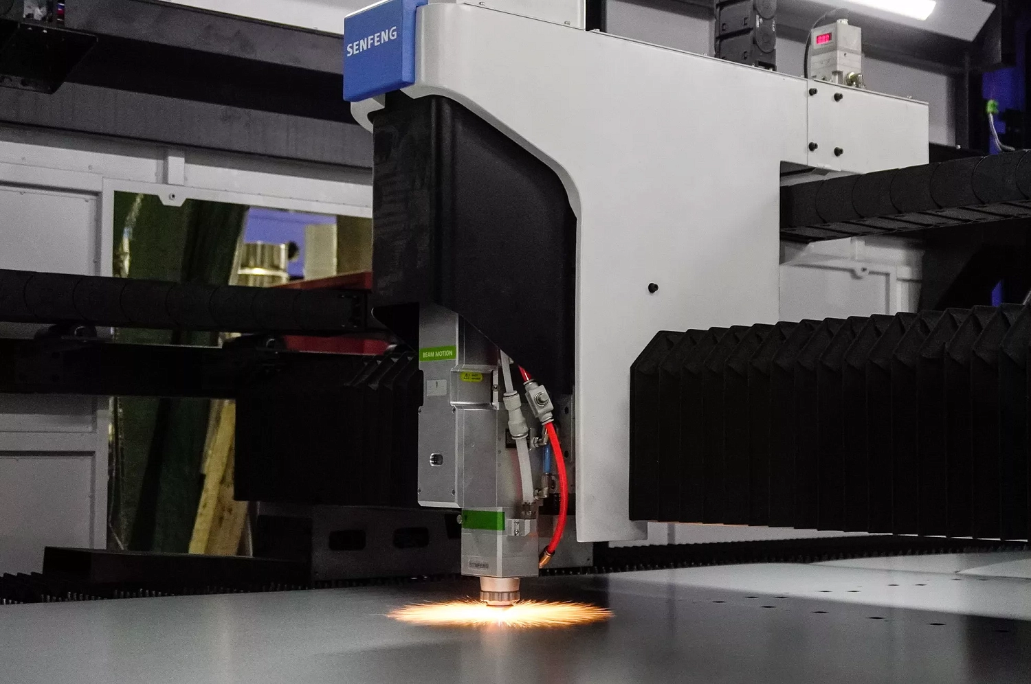 Поставки высокоэффективных лазерных комплексов Senfeng для раскроя рулонной стали