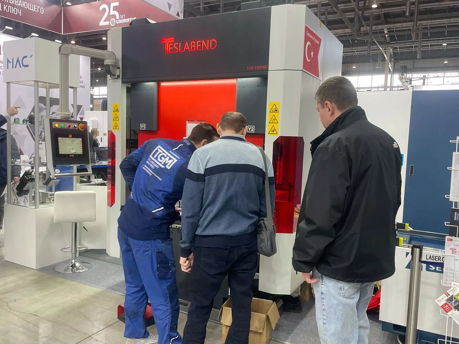 "Металлообработка. Сварка-Урал 2025": "Технограв" принял на стенде более 1000 действующих и потенциальных клиентов и заключил контракты на поставку лазерных установок Senfeng в период проведения выставки