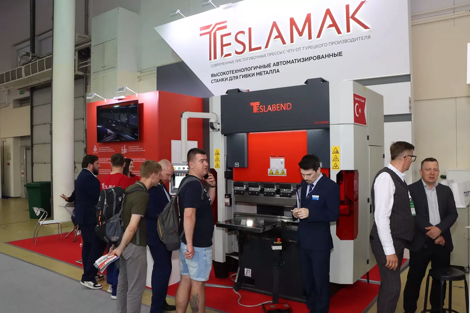 "Металлообработка-2025", день третий: "Технограв" подписал договор поставки высокомощной лазерной установки на 30 кВт!