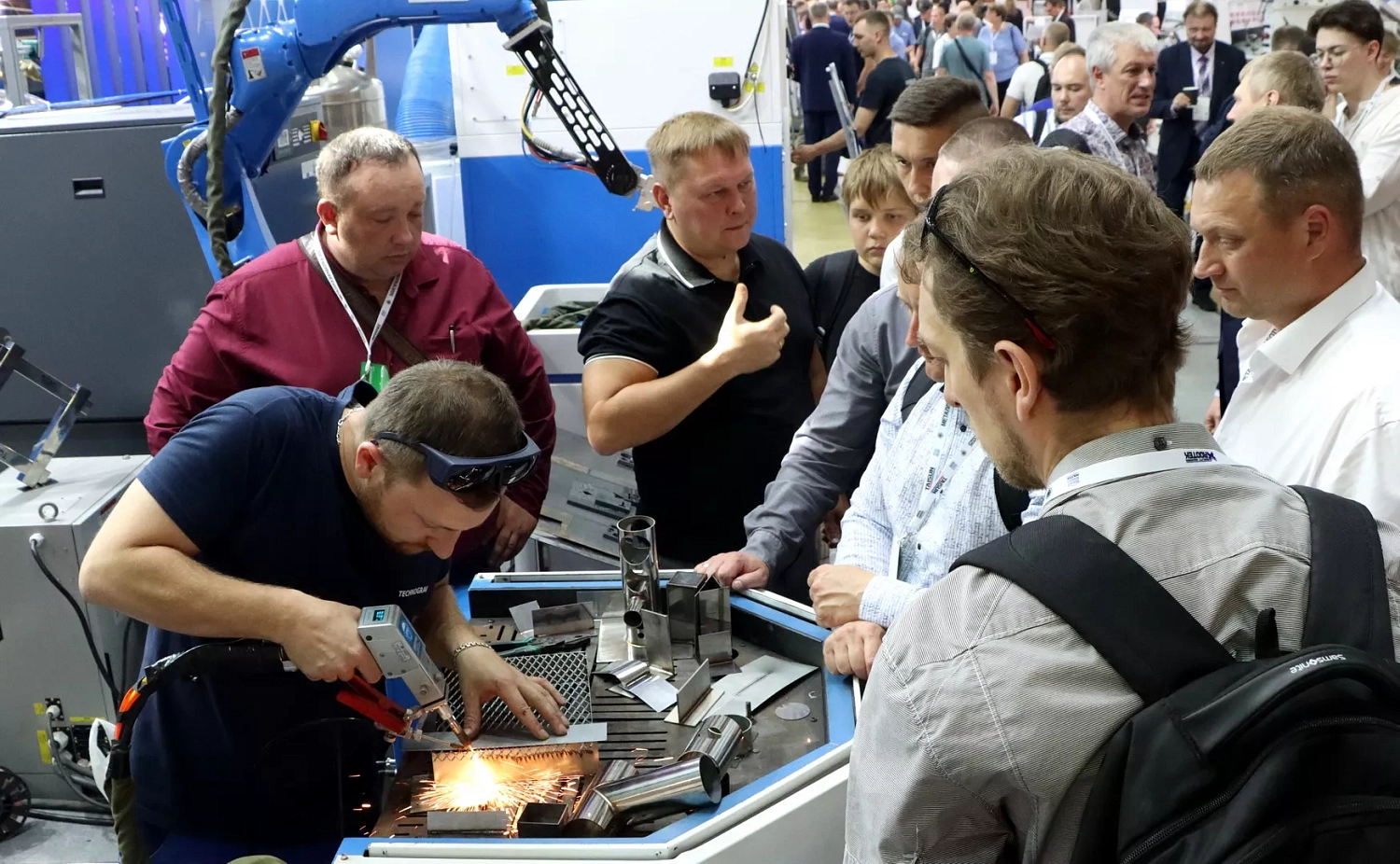 "Металлообработка-2025", день третий: "Технограв" подписал договор поставки высокомощной лазерной установки на 30 кВт!