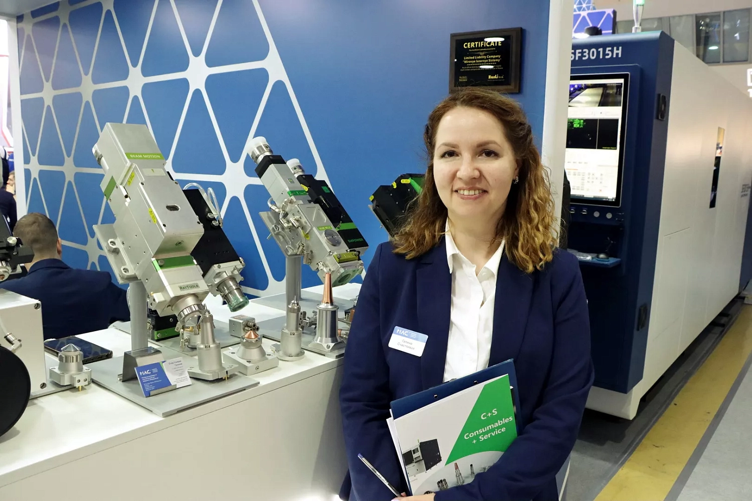 "Металлообработка-2025", день третий: "Технограв" подписал договор поставки высокомощной лазерной установки на 30 кВт!